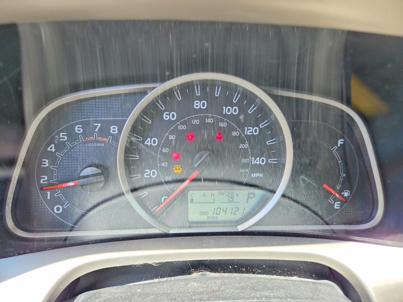 2015 Toyota Rav4 Le Silver vin: JTMZFREV2FD077436