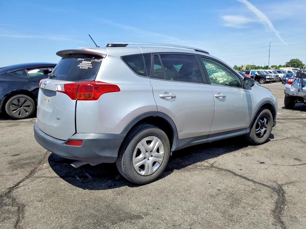 2015 Toyota Rav4 Le Silver vin: JTMZFREV2FD079252