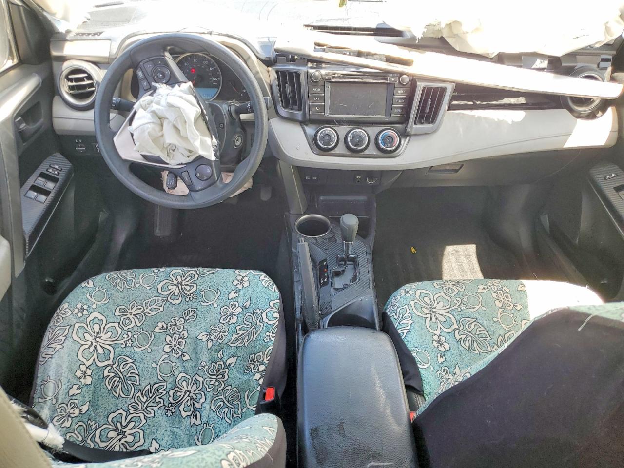 2015 Toyota Rav4 Le Silver vin: JTMZFREV2FD079252