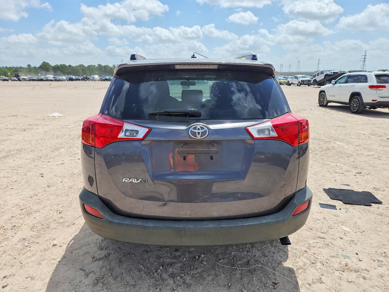 2015 Toyota Rav4 Le Gray vin: JTMZFREV2FJ053977