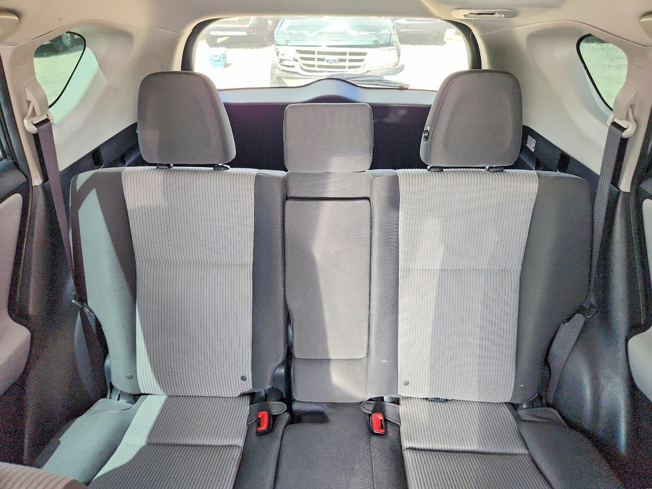 2015 Toyota Rav4 Le Gray vin: JTMZFREV2FJ053977