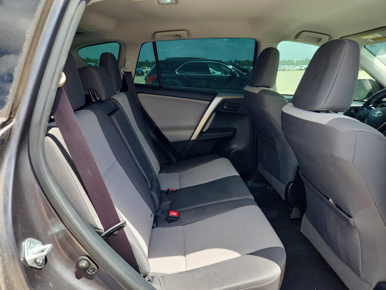 2015 Toyota Rav4 Le Gray vin: JTMZFREV2FJ053977