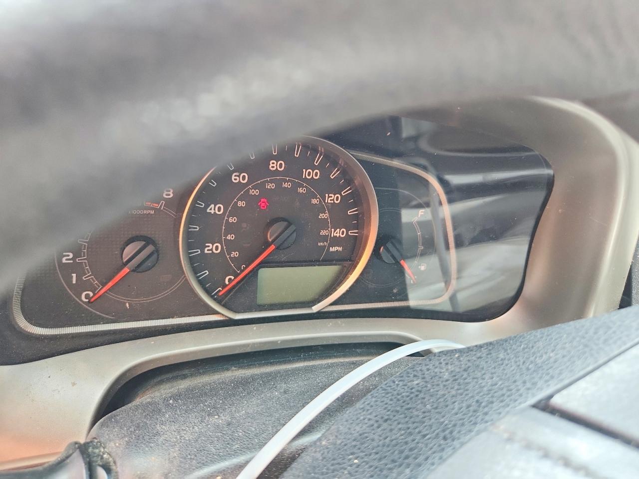 2015 Toyota Rav4 Le Silver vin: JTMZFREV2FJ056765