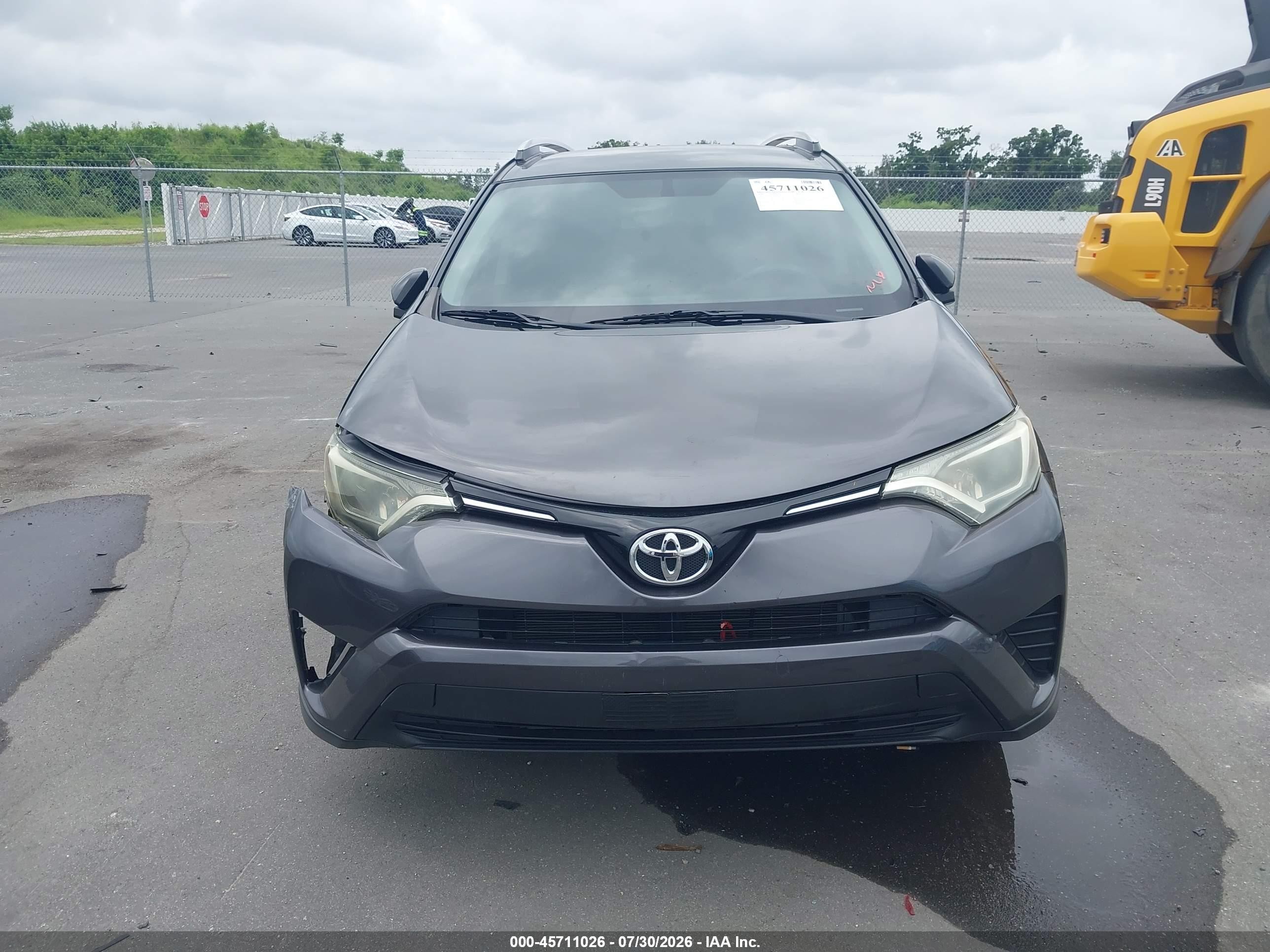 2016 Toyota Rav4 Le Серый vin: JTMZFREV2GJ083434