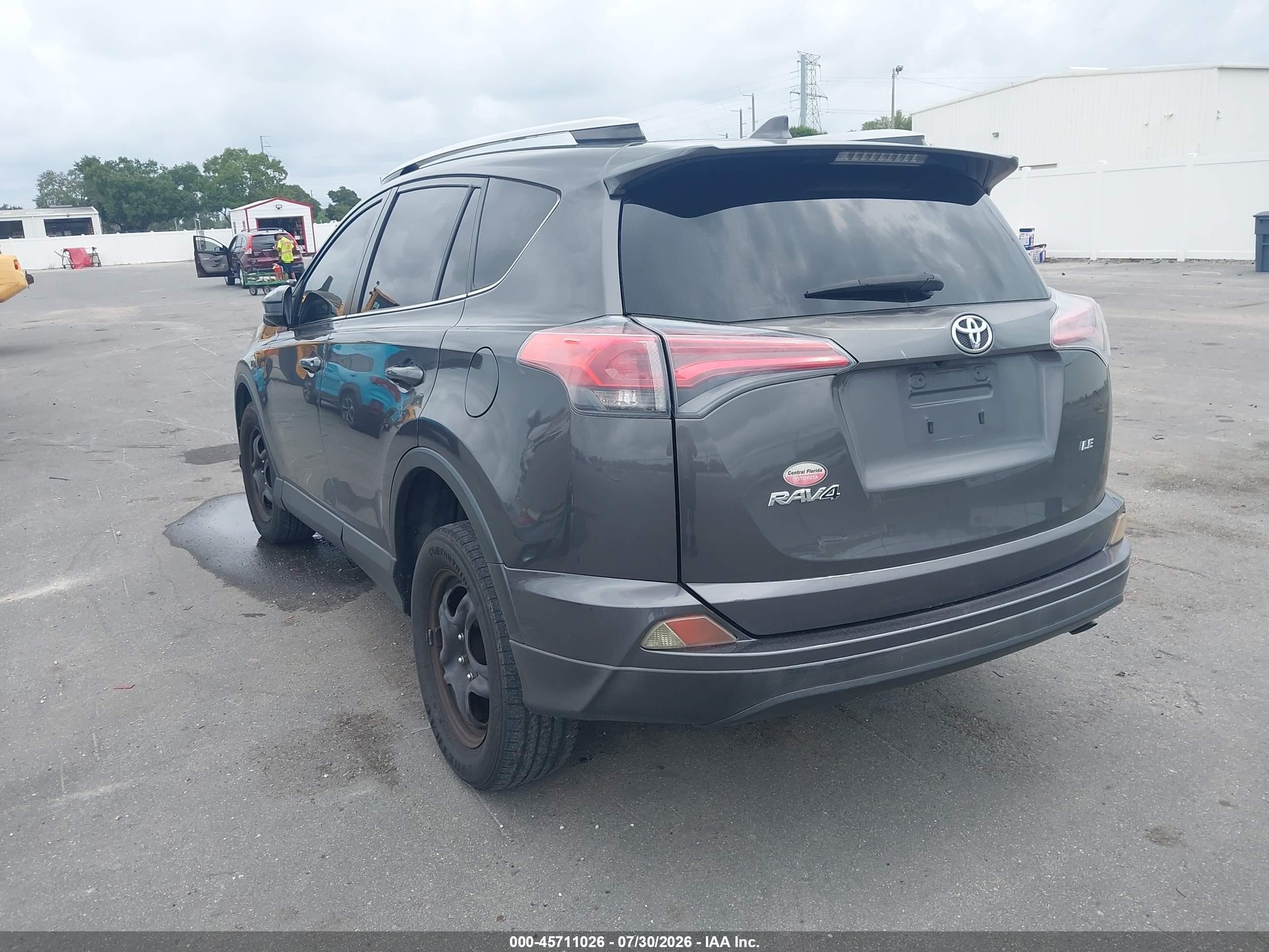 2016 Toyota Rav4 Le Серый vin: JTMZFREV2GJ083434