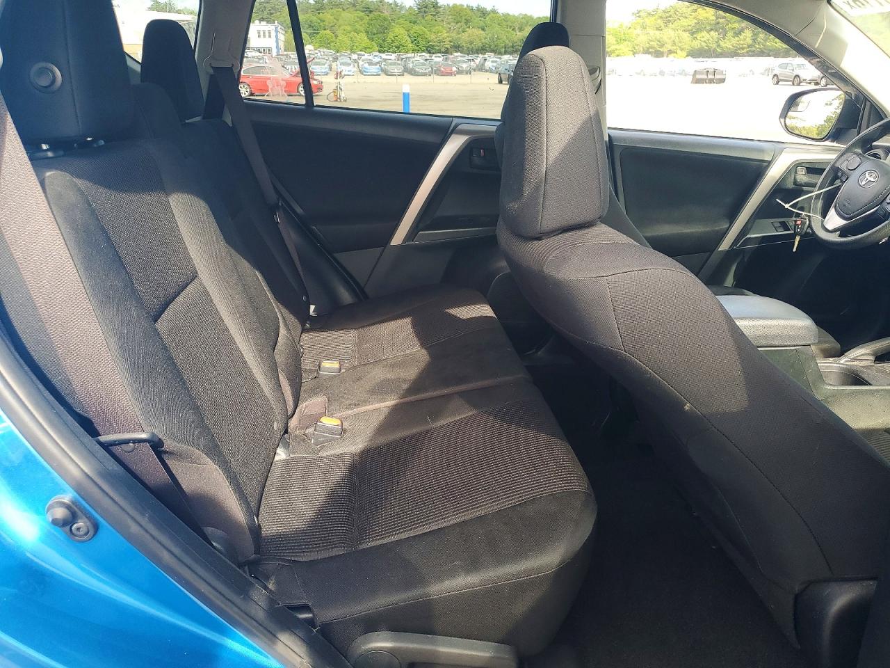 2017 Toyota Rav4 Le Синий vin: JTMZFREV2HJ701112
