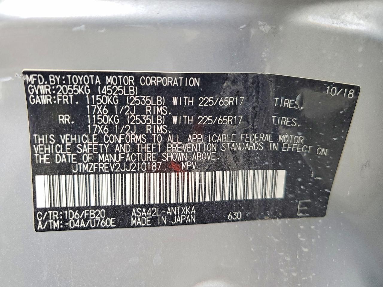 2018 Toyota Rav4 Le Silver vin: JTMZFREV2JJ210187
