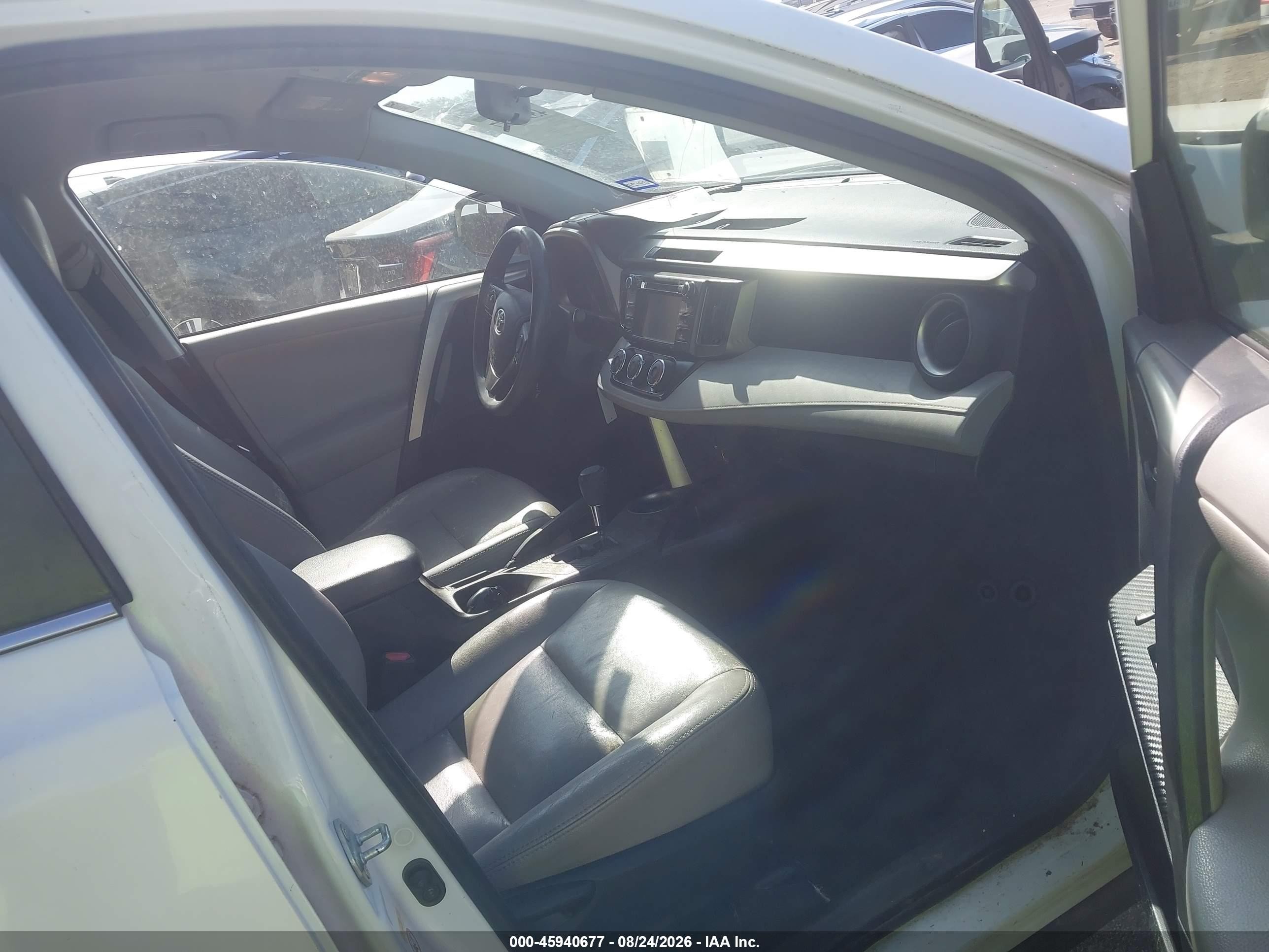 2013 Toyota Rav4 Le White vin: JTMZFREV3DD002998