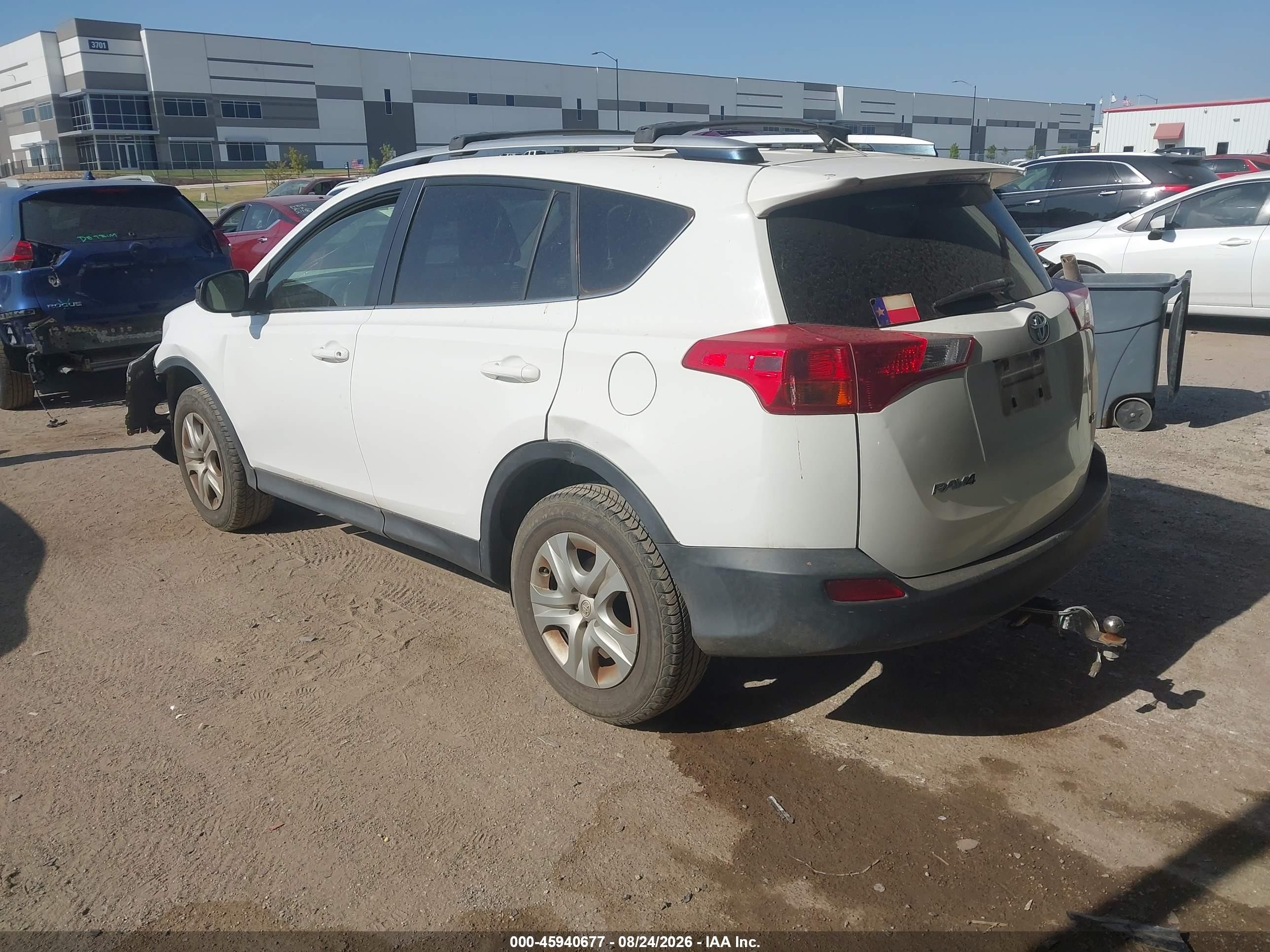 2013 Toyota Rav4 Le White vin: JTMZFREV3DD002998