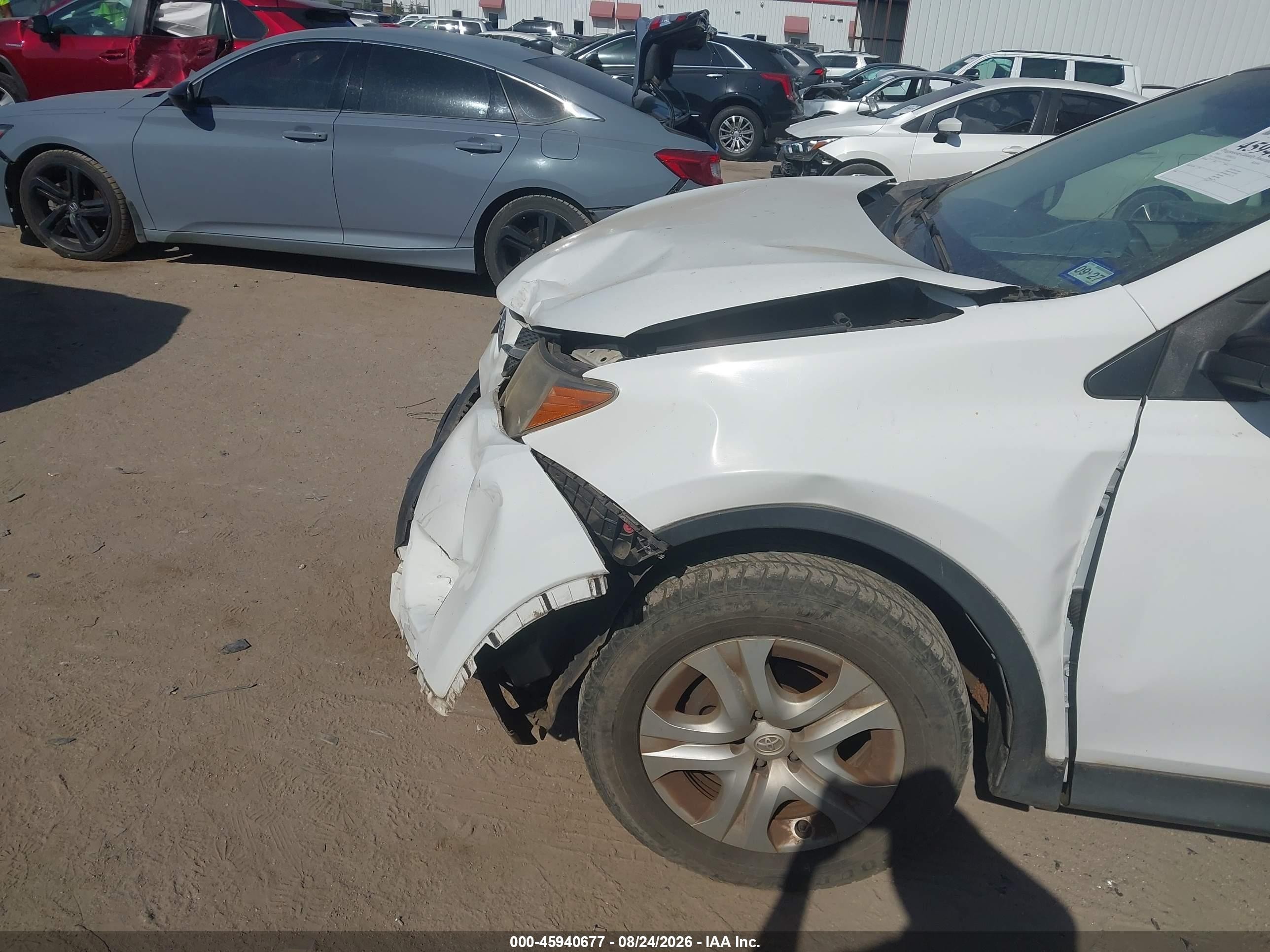 2013 Toyota Rav4 Le White vin: JTMZFREV3DD002998