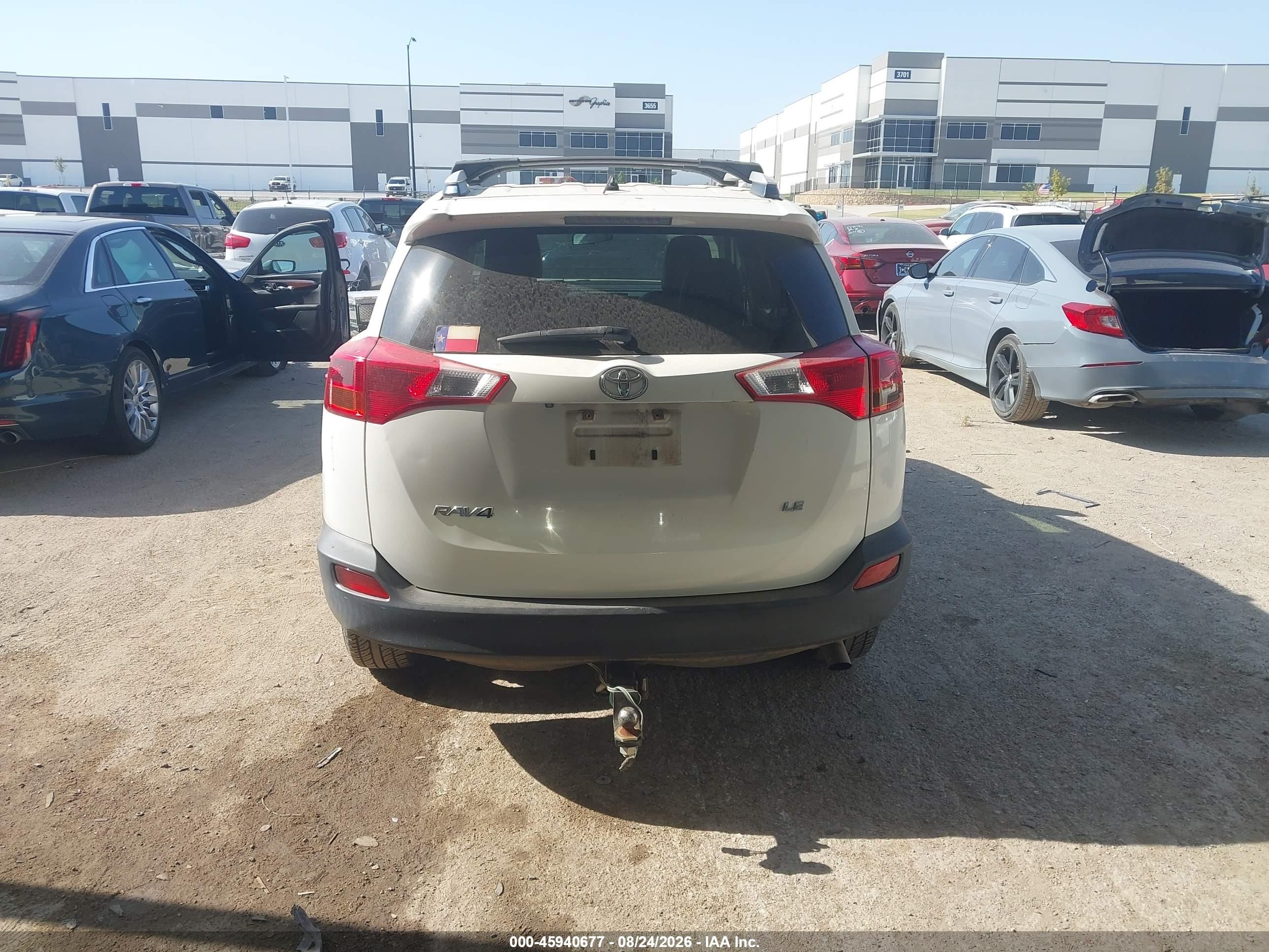 2013 Toyota Rav4 Le White vin: JTMZFREV3DD002998