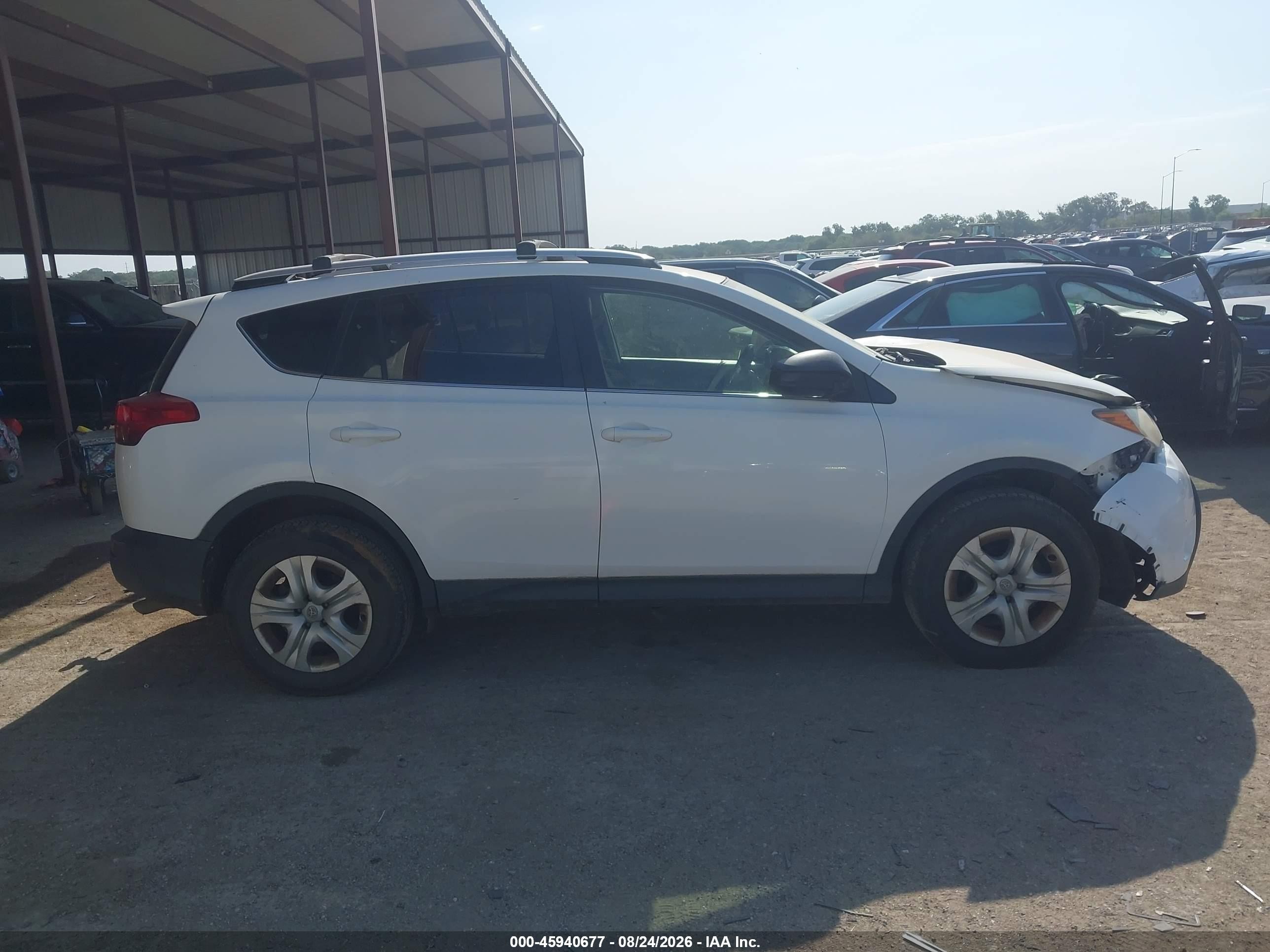 2013 Toyota Rav4 Le White vin: JTMZFREV3DD002998
