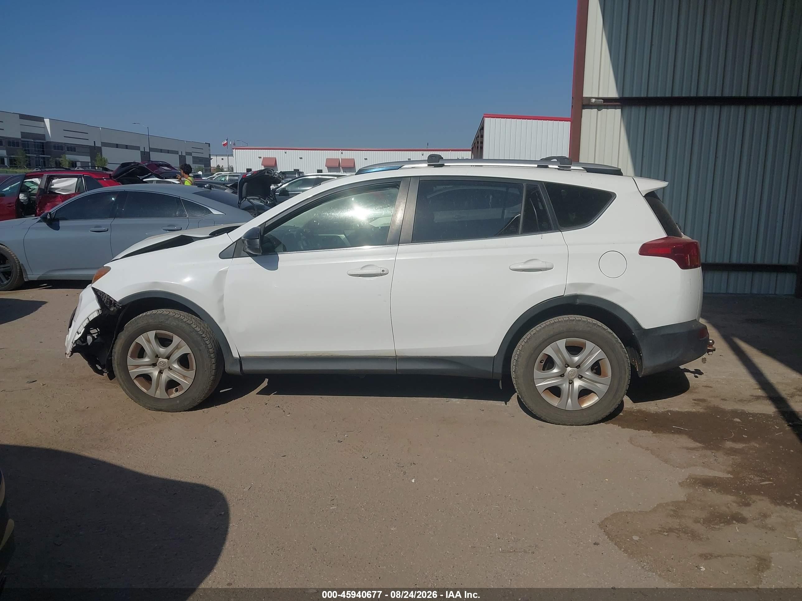 2013 Toyota Rav4 Le White vin: JTMZFREV3DD002998