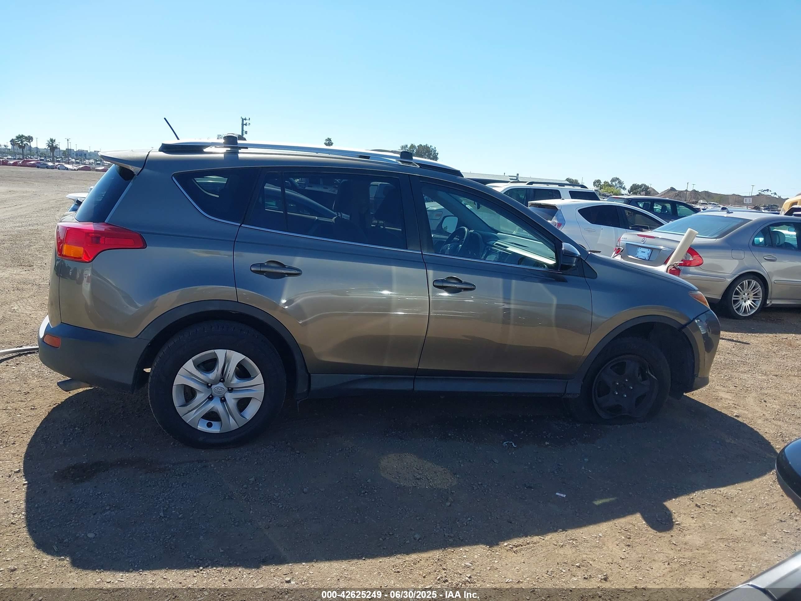 2013 Toyota Rav4 Le Gray vin: JTMZFREV3DD005609