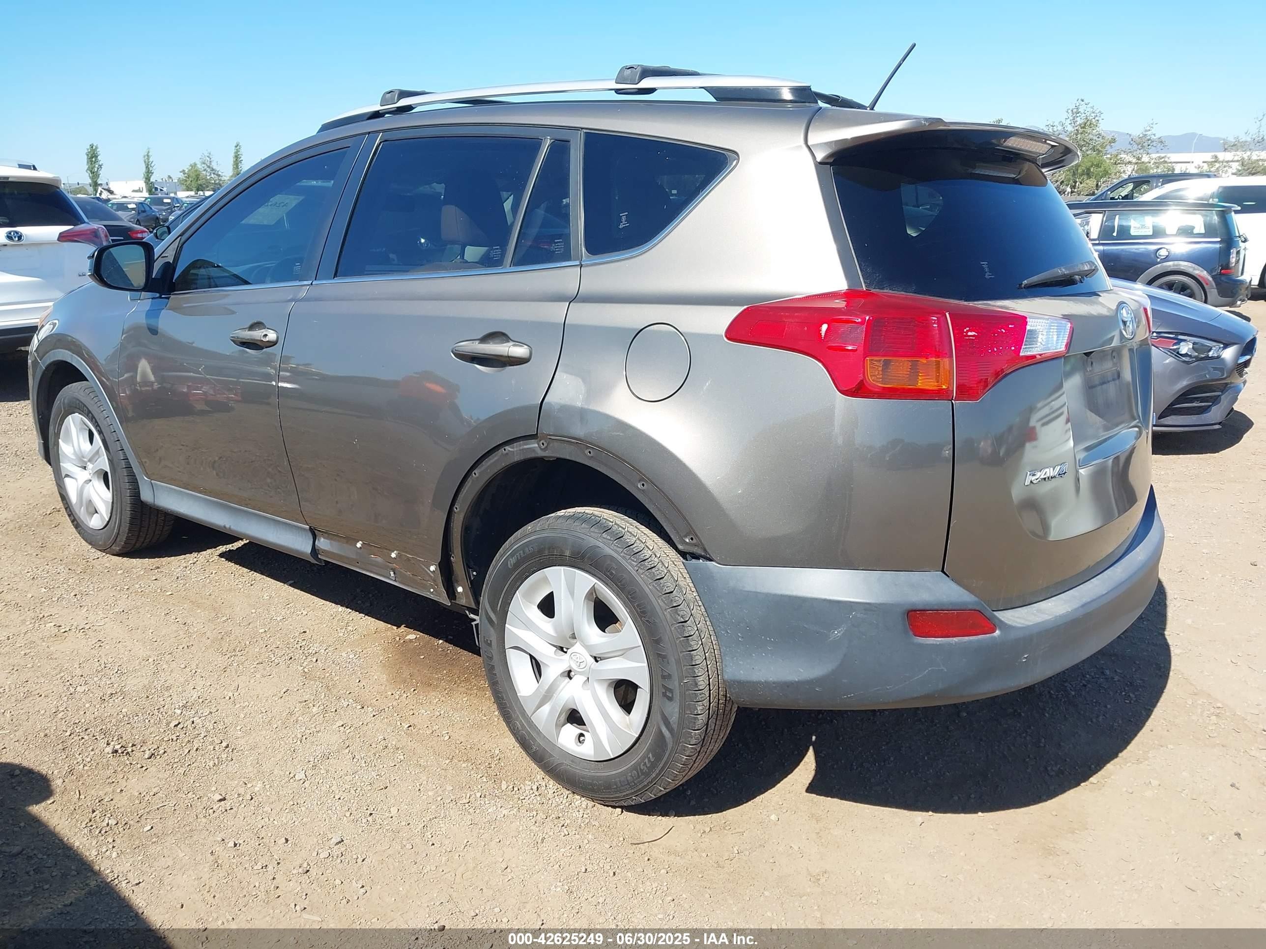 2013 Toyota Rav4 Le Gray vin: JTMZFREV3DD005609