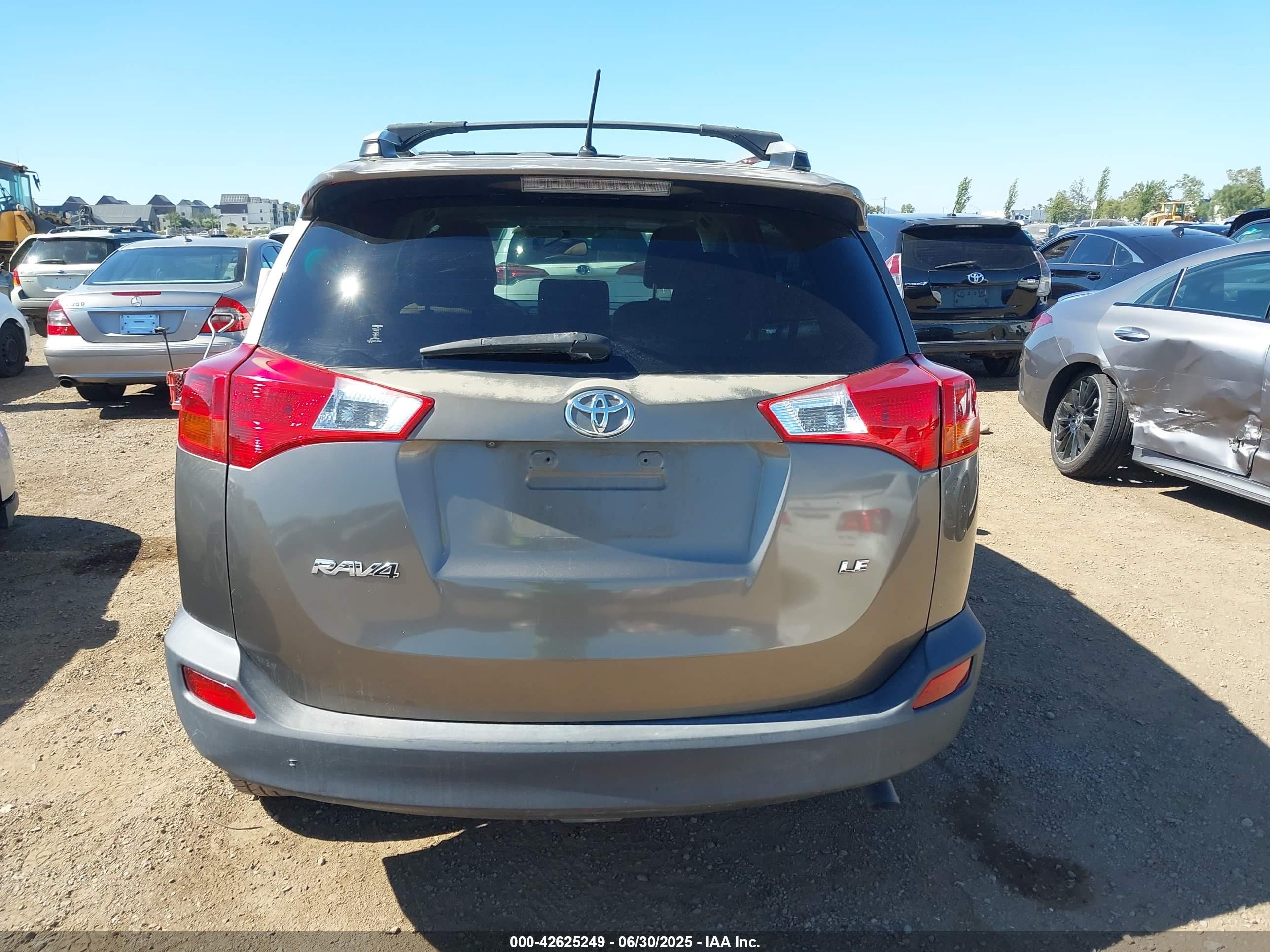 2013 Toyota Rav4 Le Gray vin: JTMZFREV3DD005609