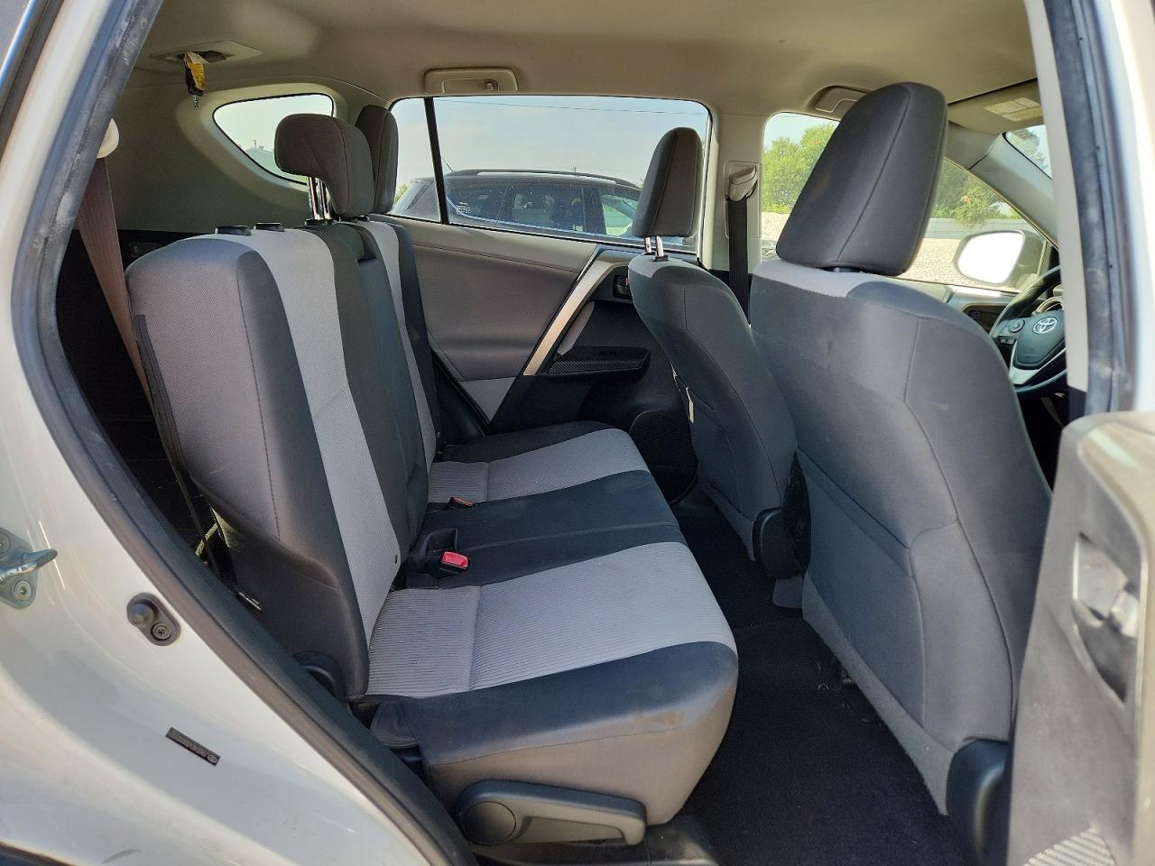 2013 Toyota Rav4 Le White vin: JTMZFREV3DD021034