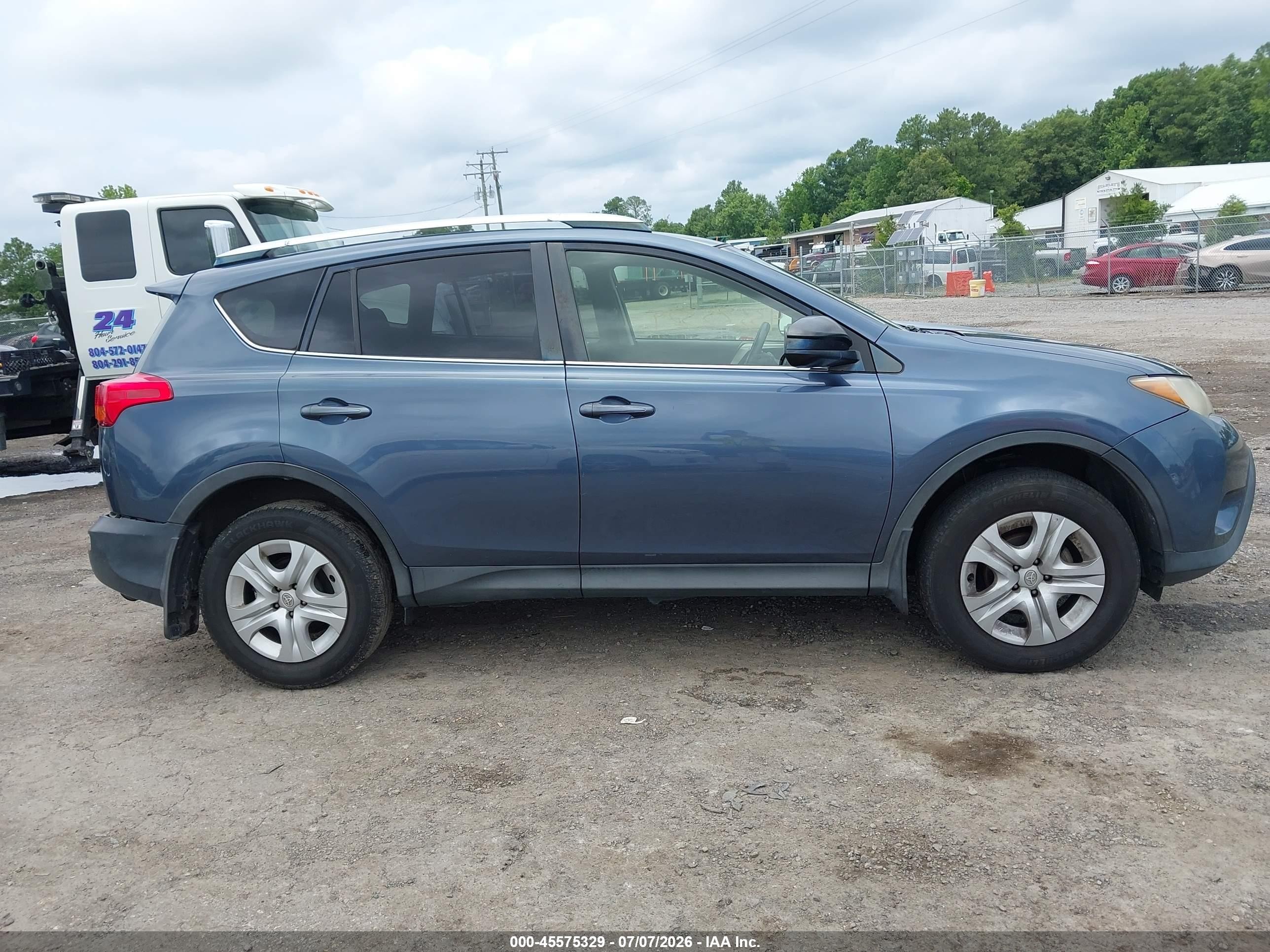 2014 Toyota Rav4 Le Blue vin: JTMZFREV3ED037512