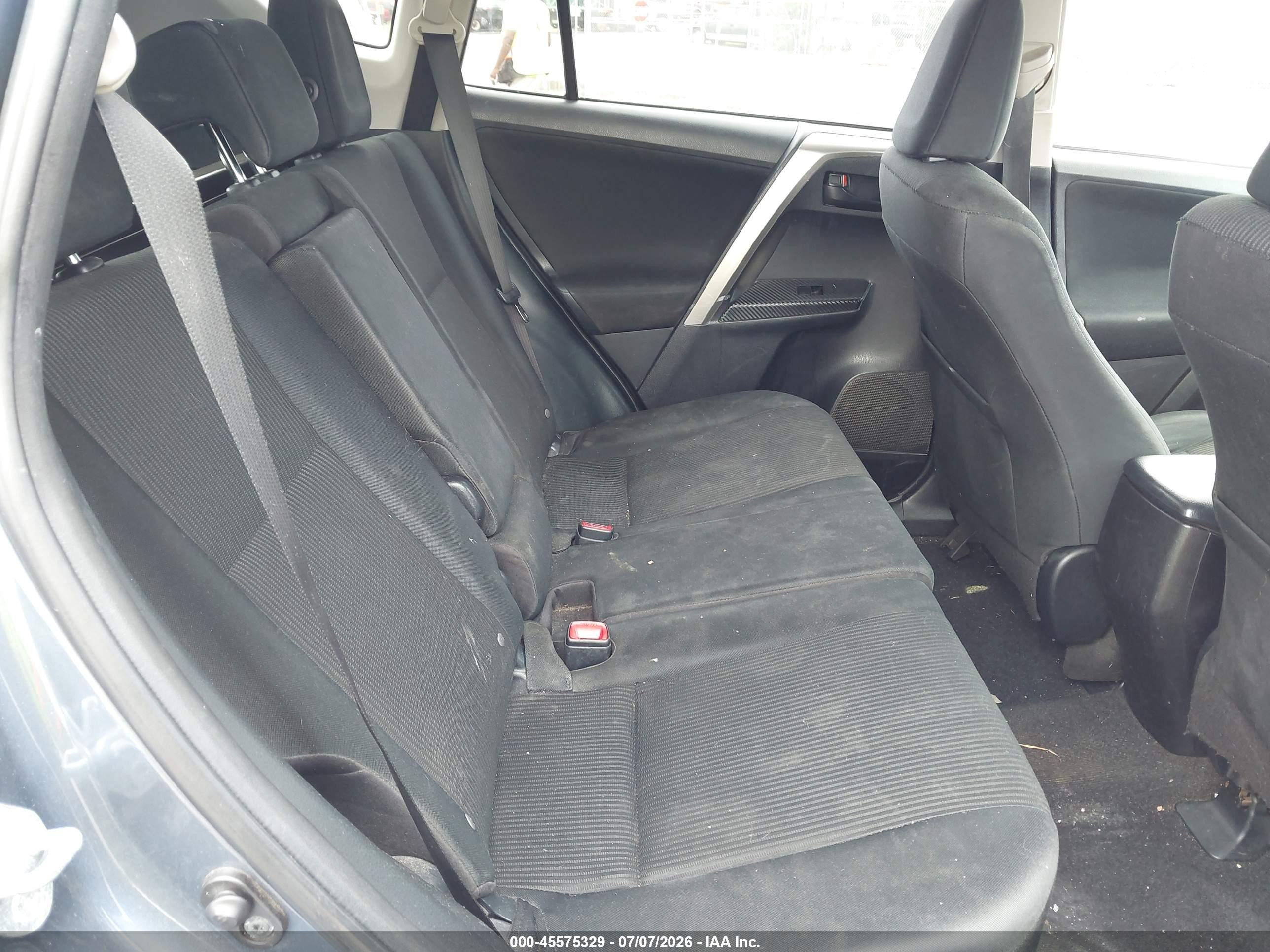 2014 Toyota Rav4 Le Blue vin: JTMZFREV3ED037512