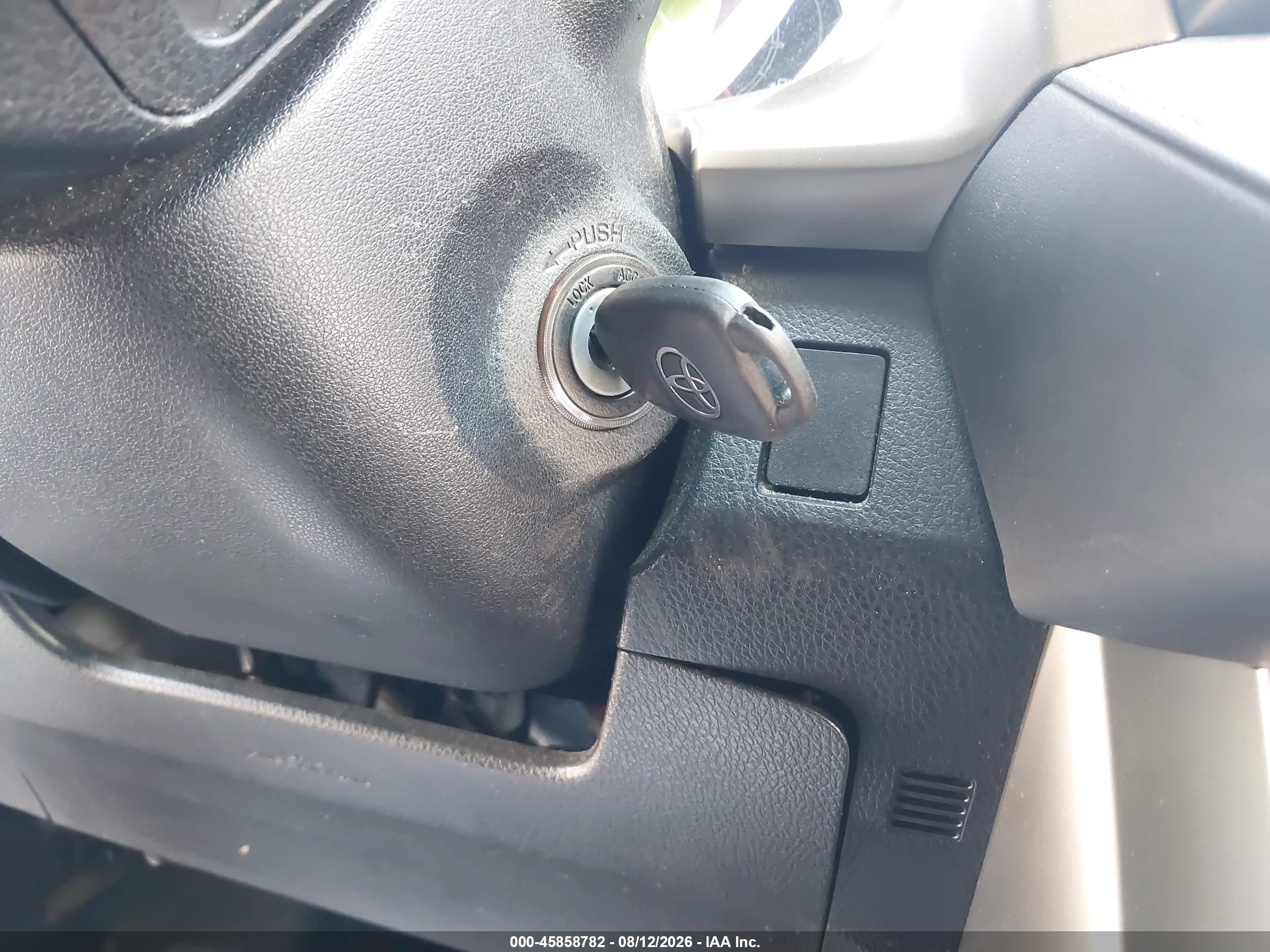 2014 Toyota Rav4 Le Серый vin: JTMZFREV3ED042628