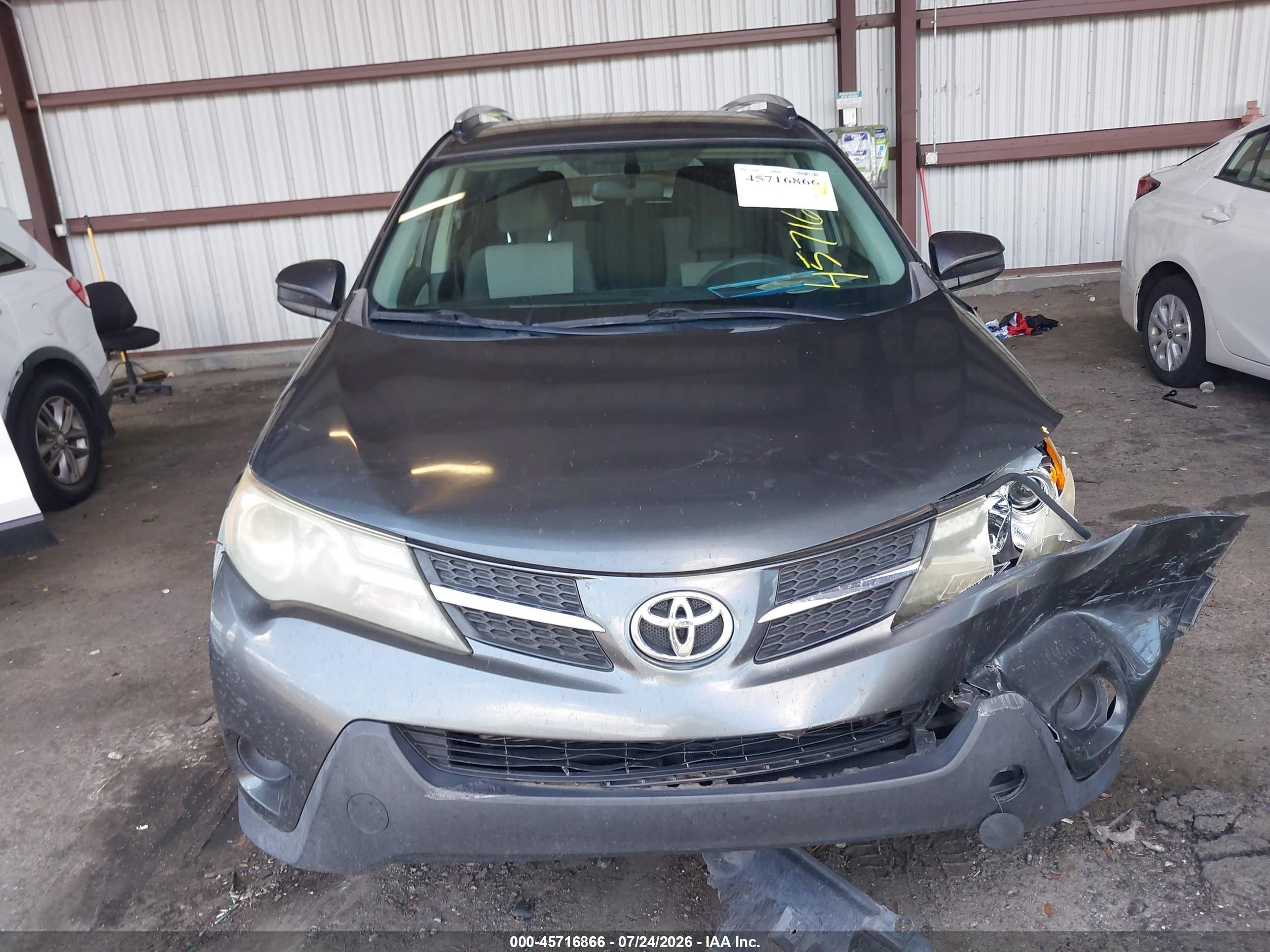 2015 Toyota Rav4 Le Gray vin: JTMZFREV3FD068356