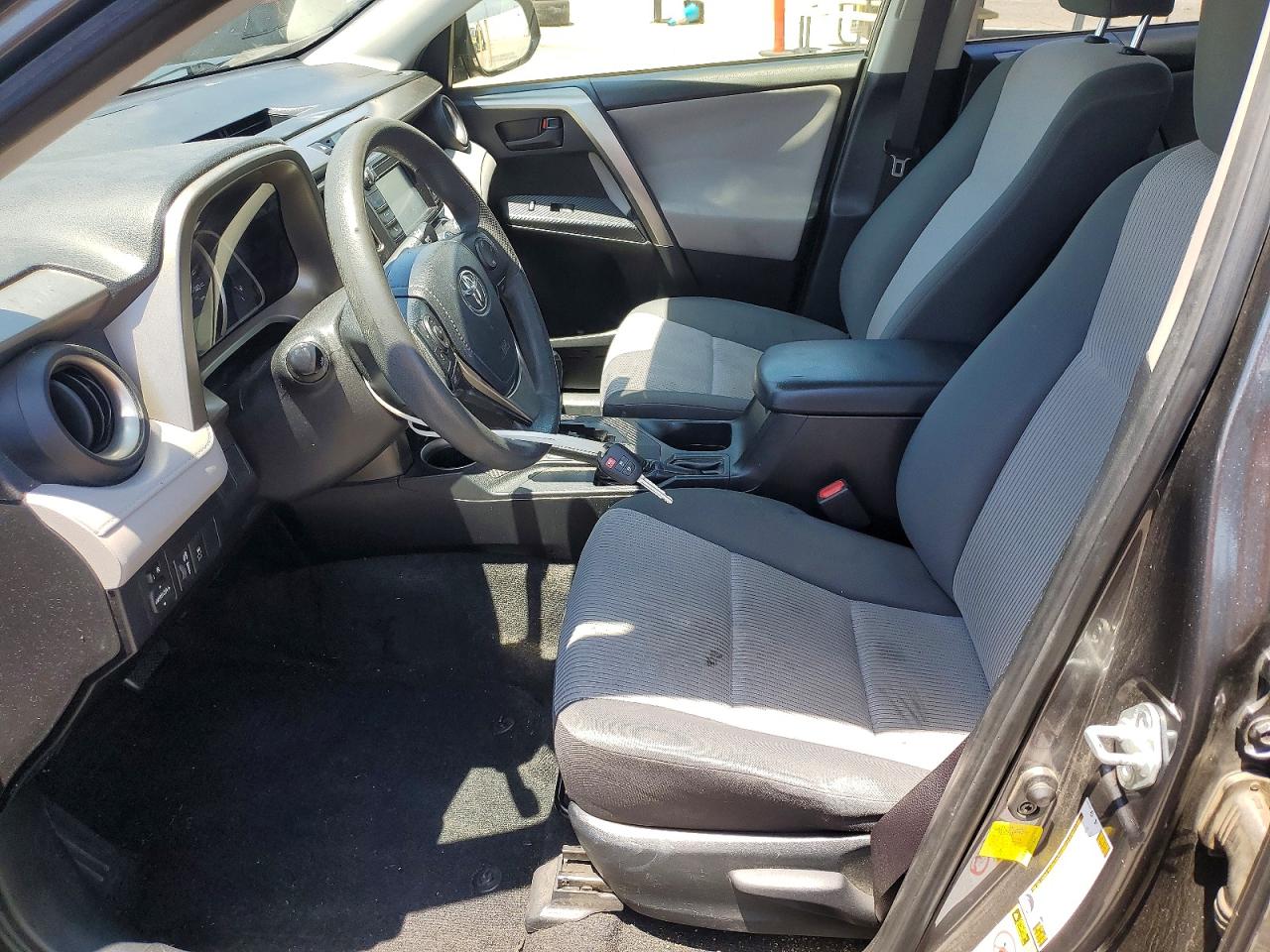 2015 Toyota Rav4 Le Gray vin: JTMZFREV3FD076487