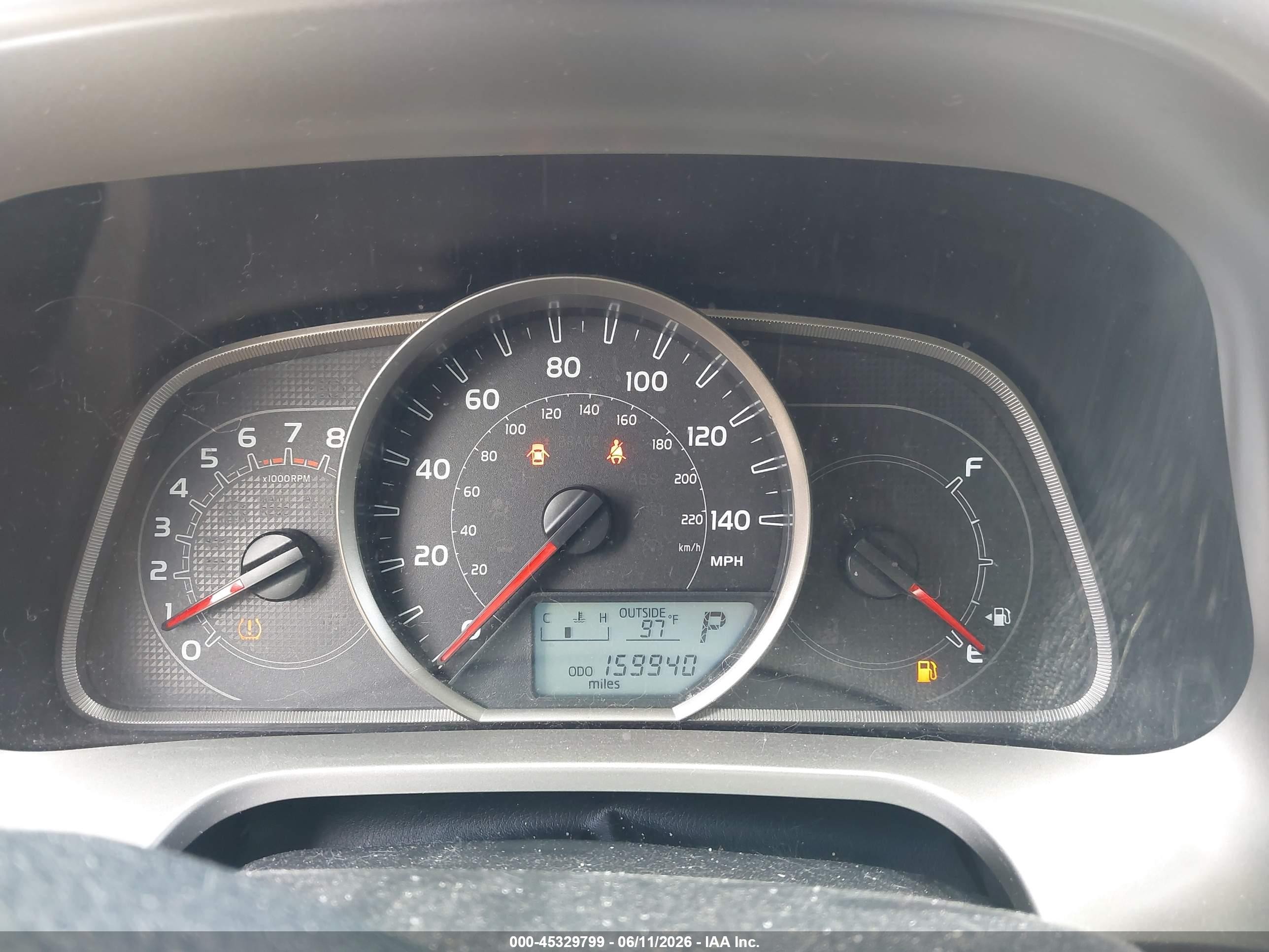 2015 Toyota Rav4 Le White vin: JTMZFREV3FJ035018