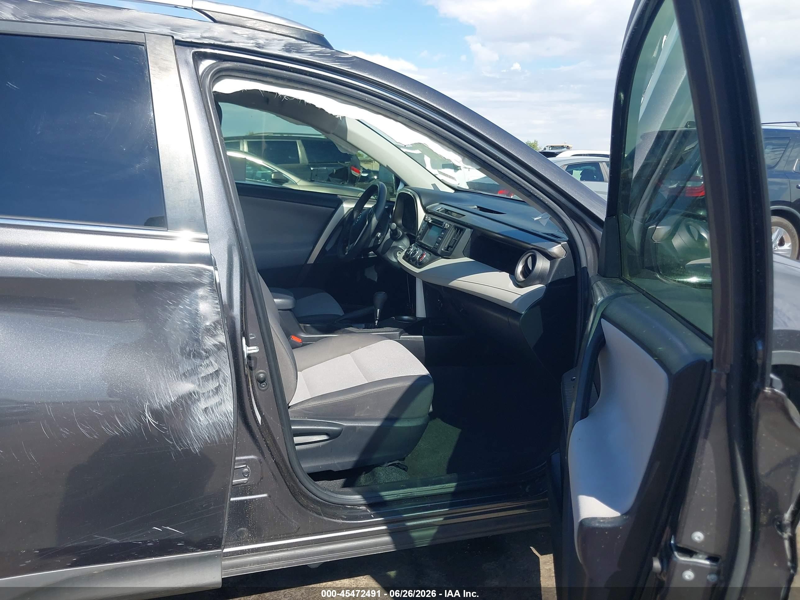 2015 Toyota Rav4 Le Gray vin: JTMZFREV3FJ050389