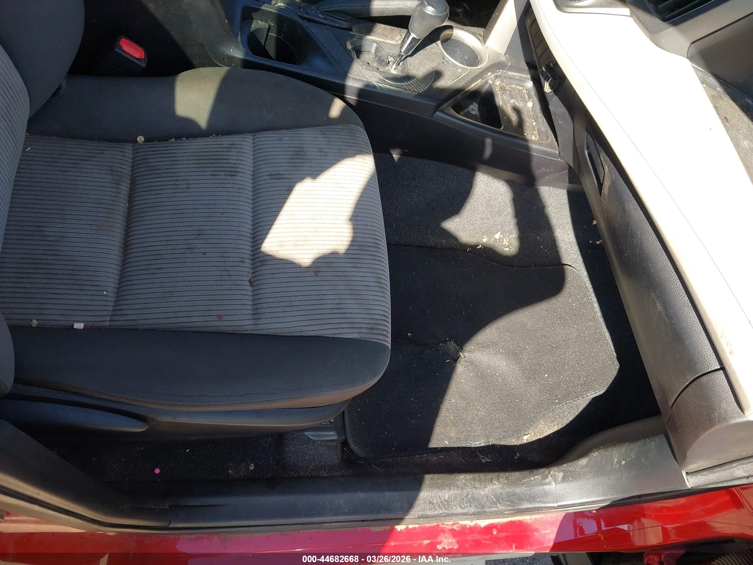 2015 Toyota Rav4 Le Maroon vin: JTMZFREV3FJ052305