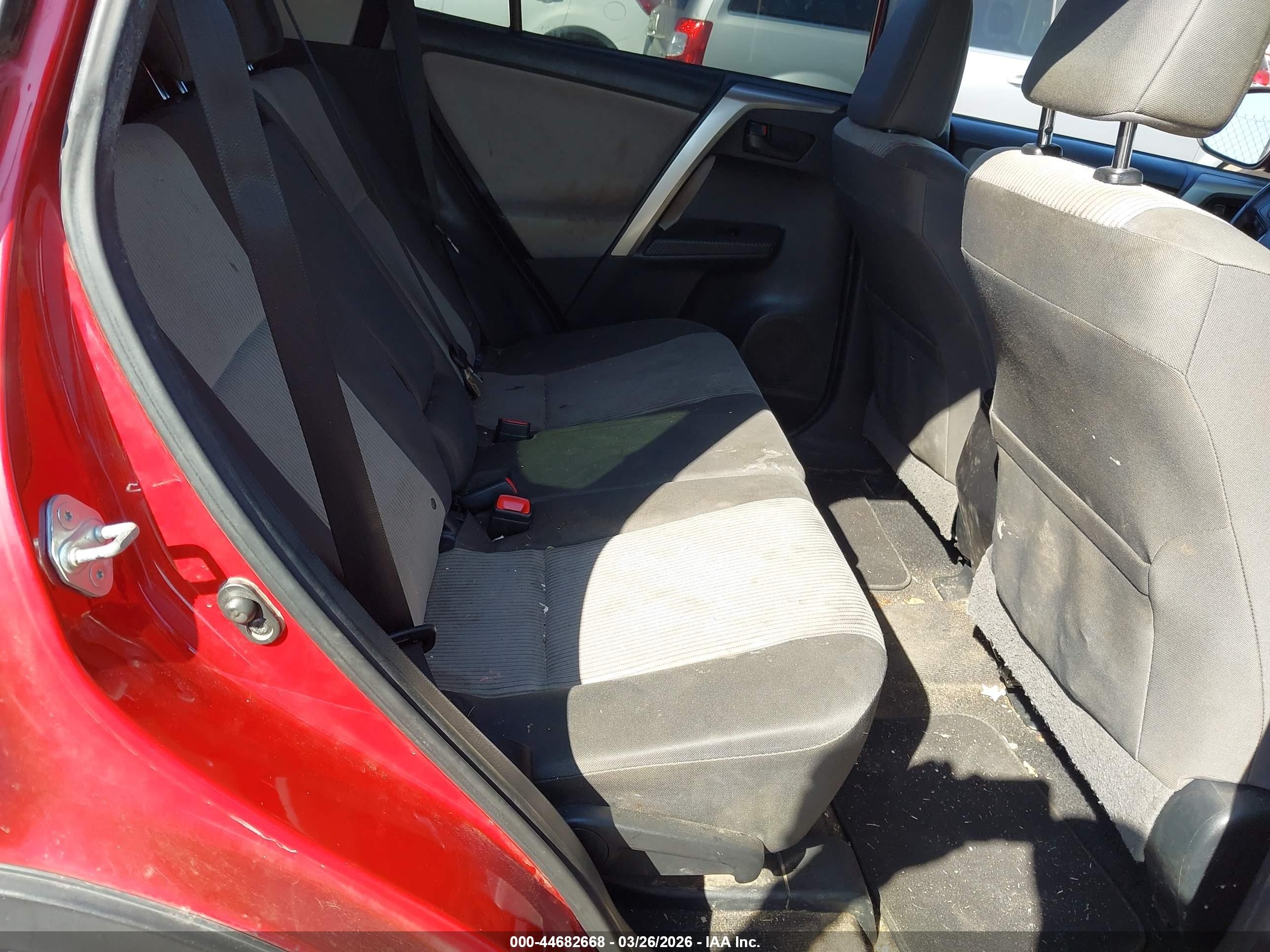 2015 Toyota Rav4 Le Maroon vin: JTMZFREV3FJ052305