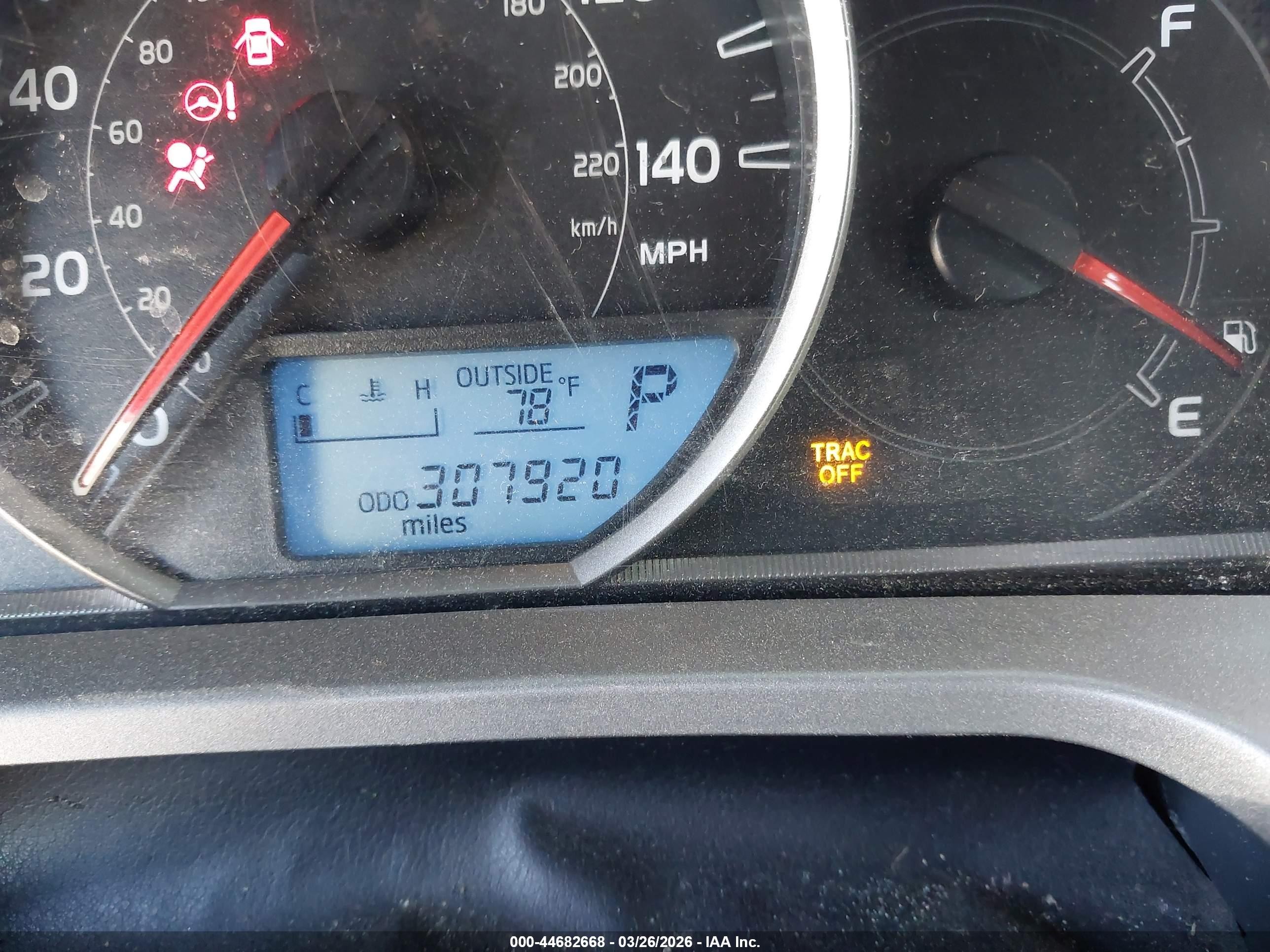 2015 Toyota Rav4 Le Maroon vin: JTMZFREV3FJ052305