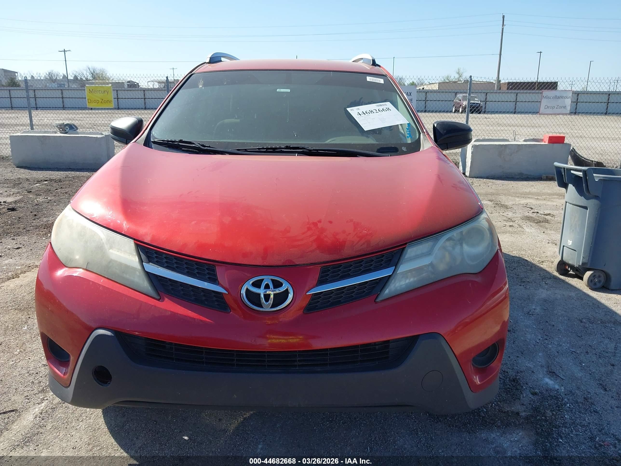 2015 Toyota Rav4 Le Maroon vin: JTMZFREV3FJ052305