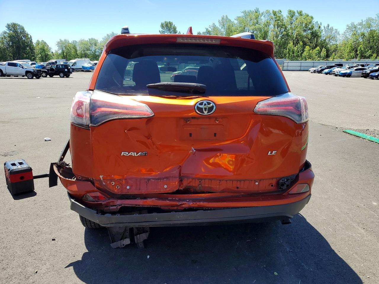 2016 Toyota Rav4 Le Orange vin: JTMZFREV3GD086762