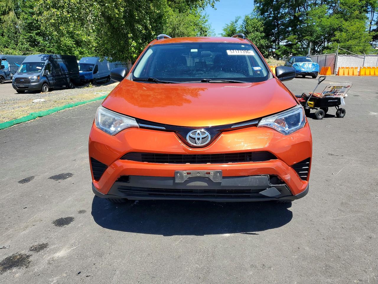 2016 Toyota Rav4 Le Orange vin: JTMZFREV3GD086762
