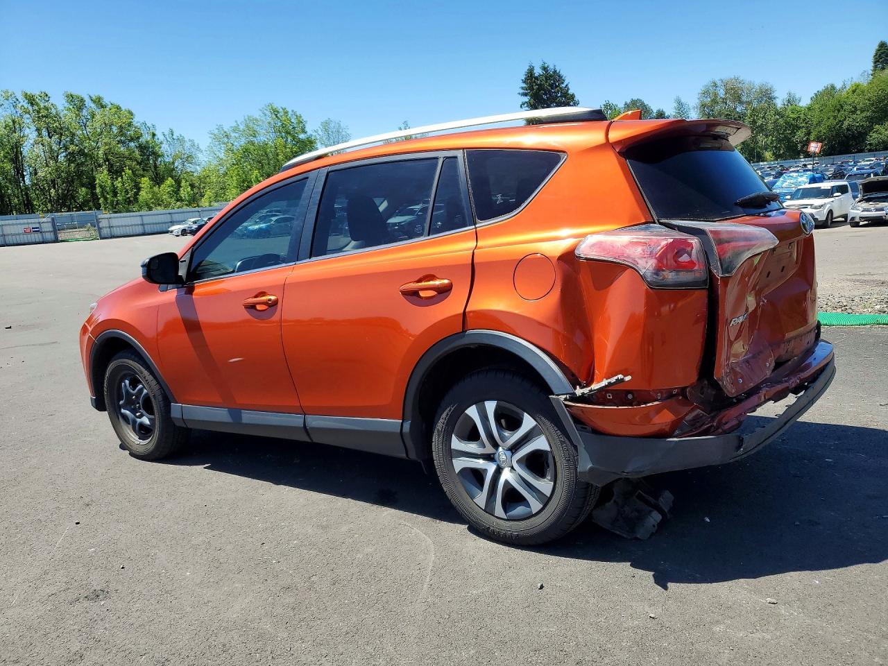 2016 Toyota Rav4 Le Orange vin: JTMZFREV3GD086762
