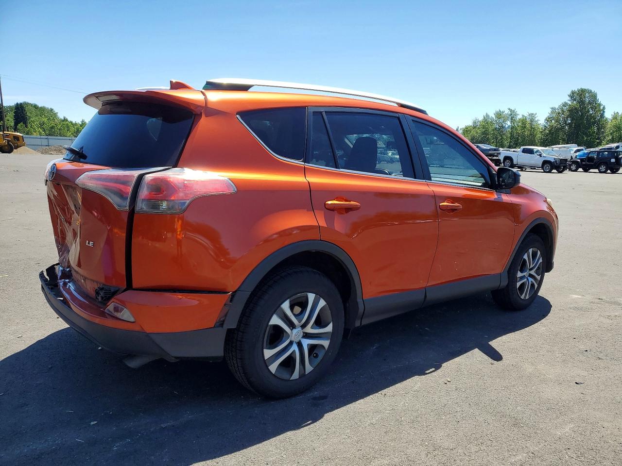 2016 Toyota Rav4 Le Orange vin: JTMZFREV3GD086762