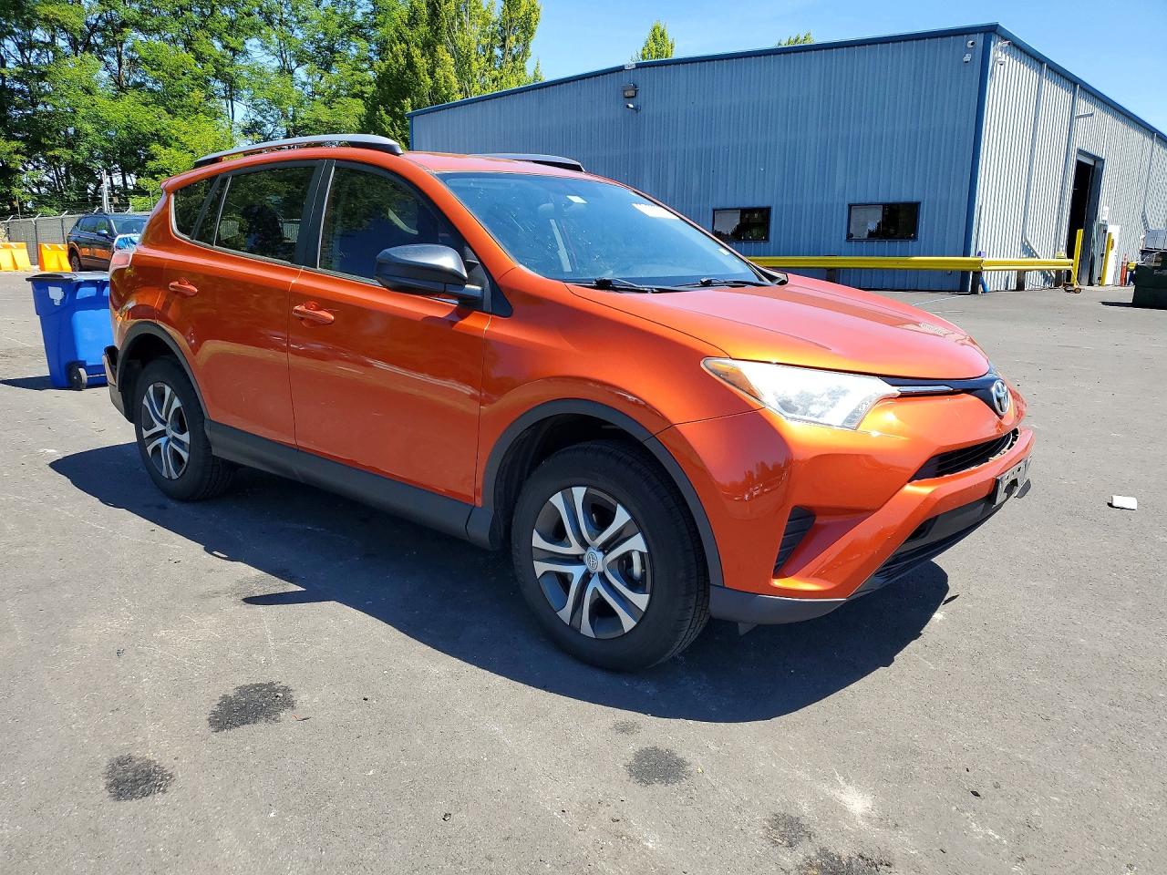 2016 Toyota Rav4 Le Orange vin: JTMZFREV3GD086762