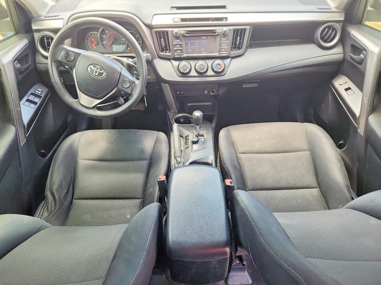 2016 Toyota Rav4 Le White vin: JTMZFREV3GJ100516