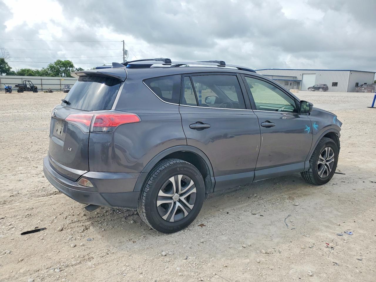 2017 Toyota Rav4 Le Gray vin: JTMZFREV3HJ104180