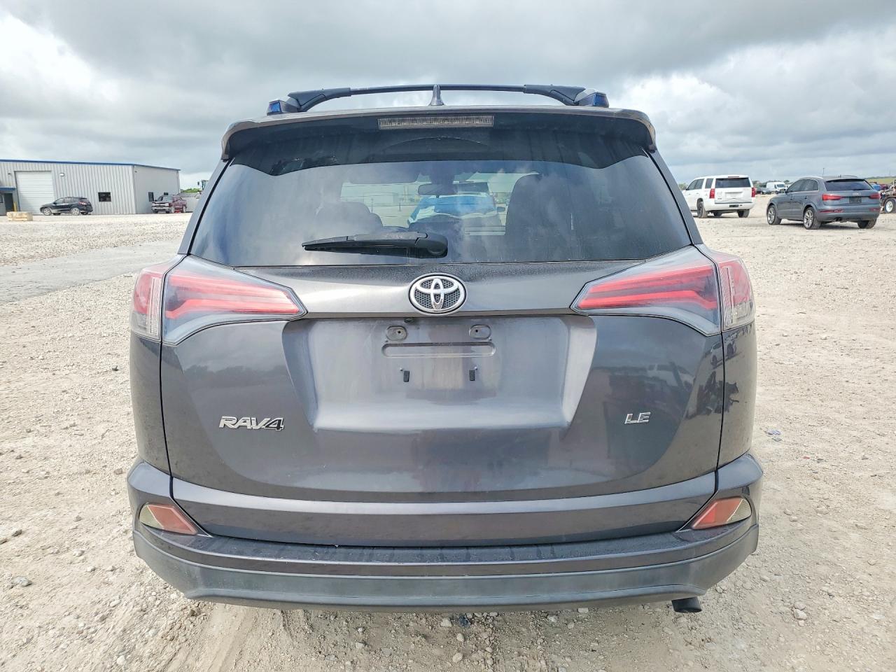 2017 Toyota Rav4 Le Gray vin: JTMZFREV3HJ104180