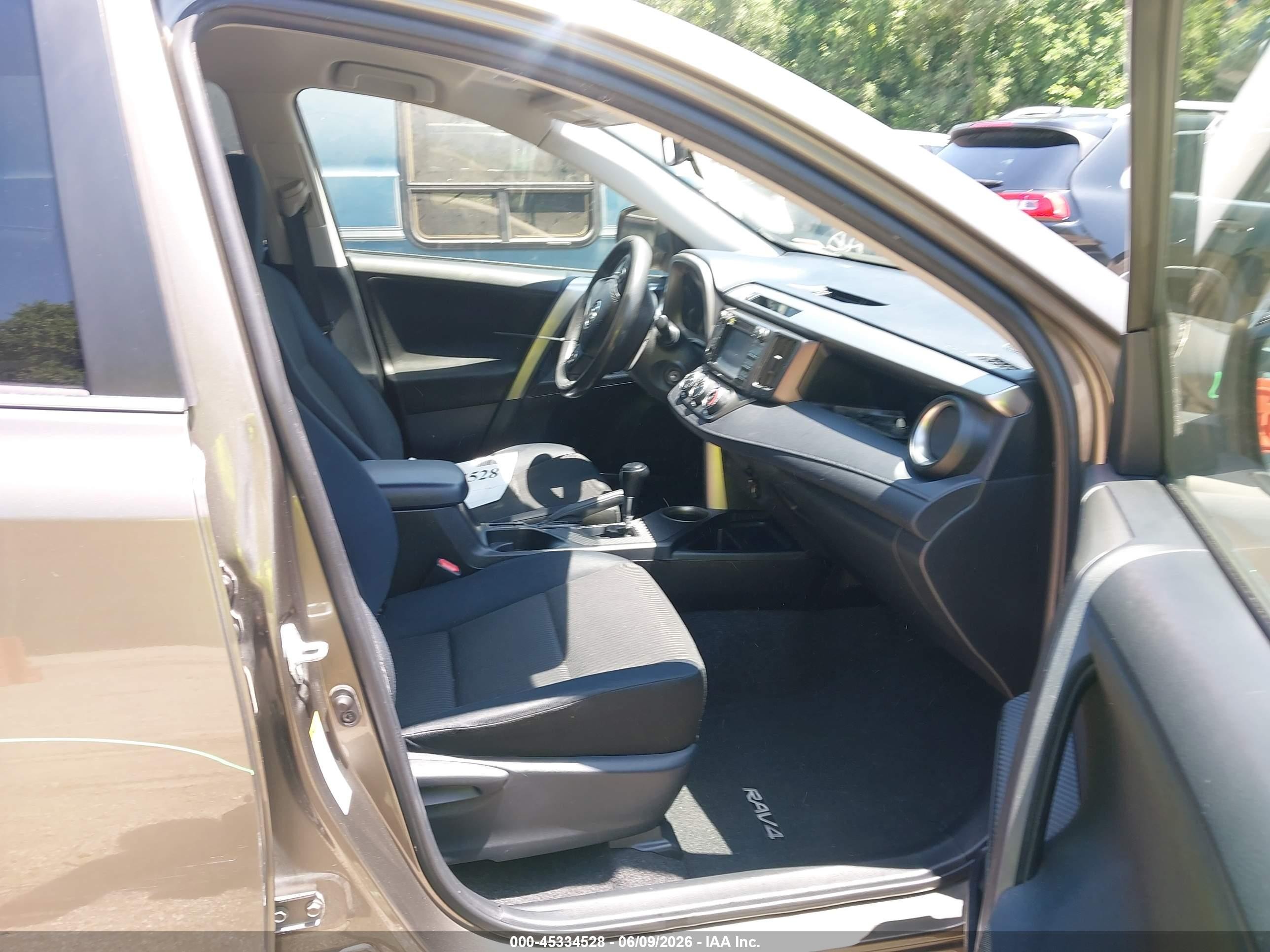2014 Toyota Rav4 Le Gray vin: JTMZFREV4ED040435