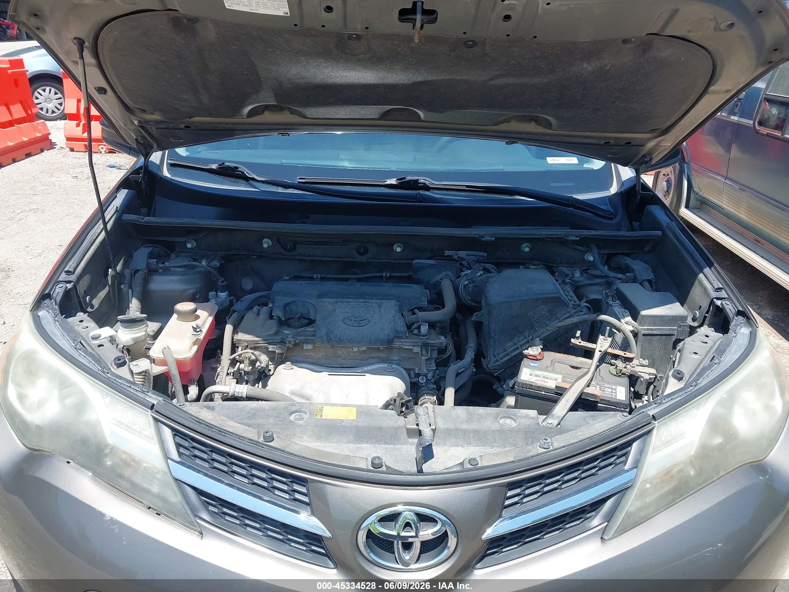 2014 Toyota Rav4 Le Gray vin: JTMZFREV4ED040435