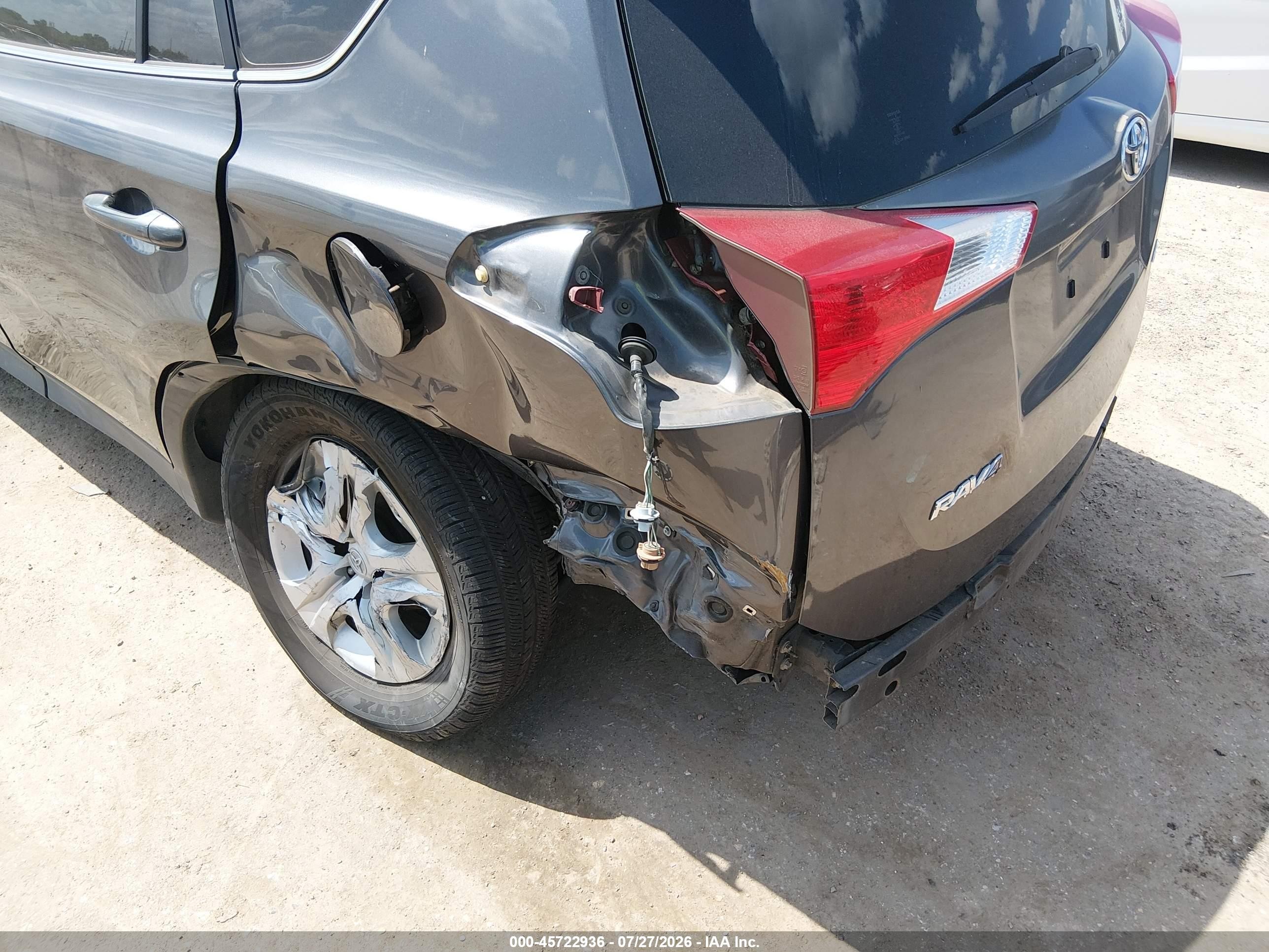 2014 Toyota Rav4 Le Gray vin: JTMZFREV4EJ003774