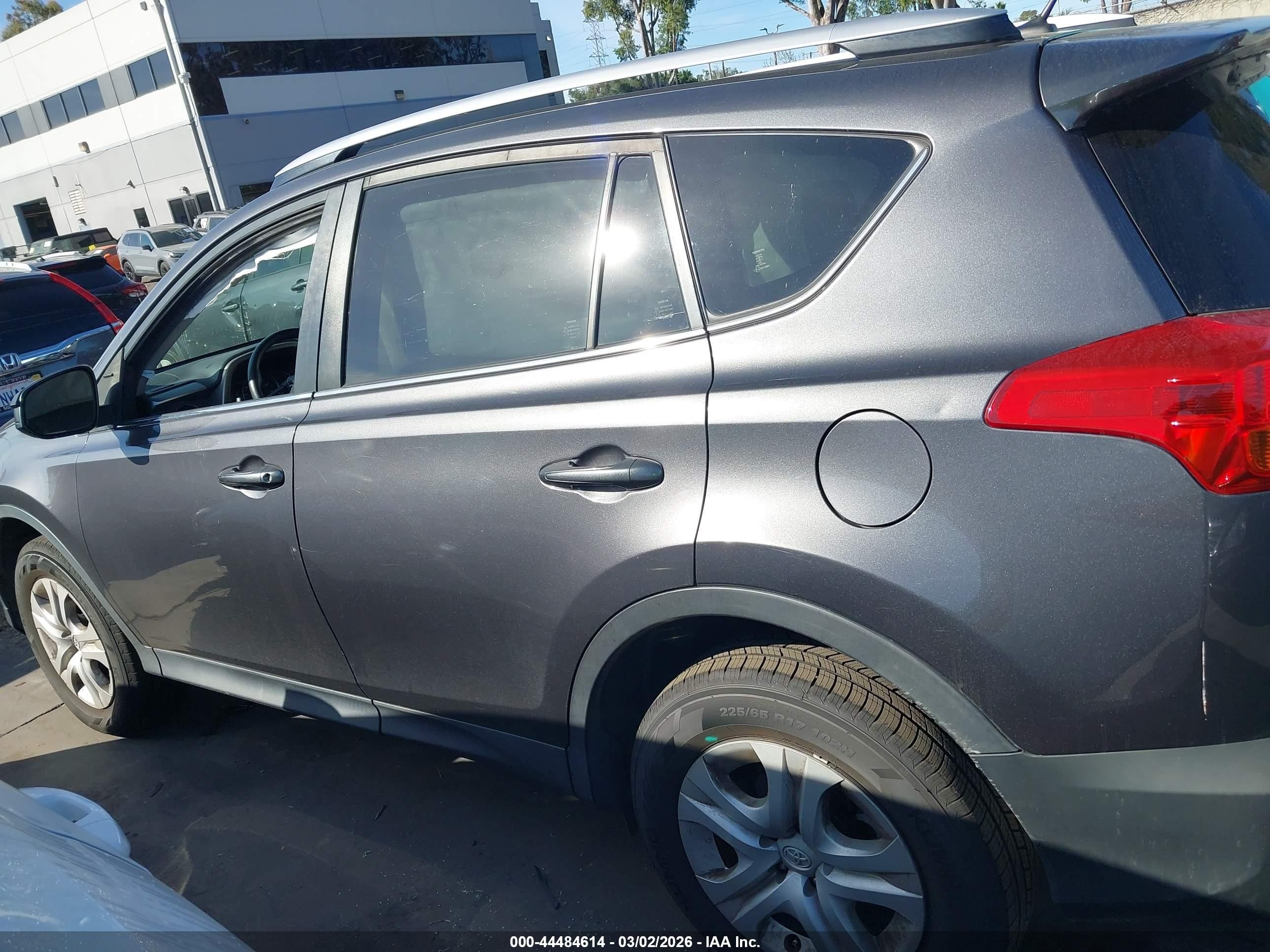 2014 Toyota Rav4 Le Серый vin: JTMZFREV4EJ006710