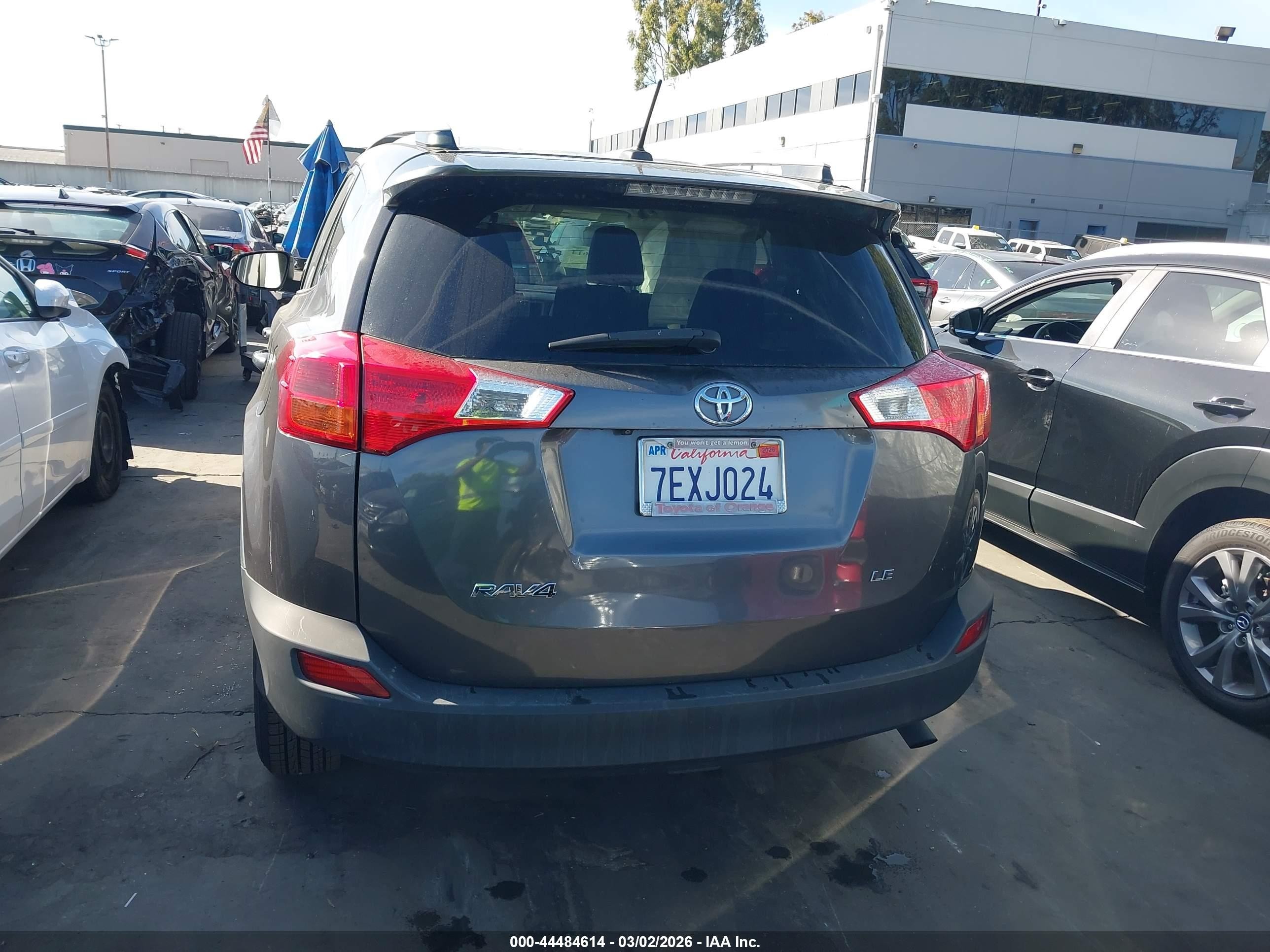 2014 Toyota Rav4 Le Серый vin: JTMZFREV4EJ006710