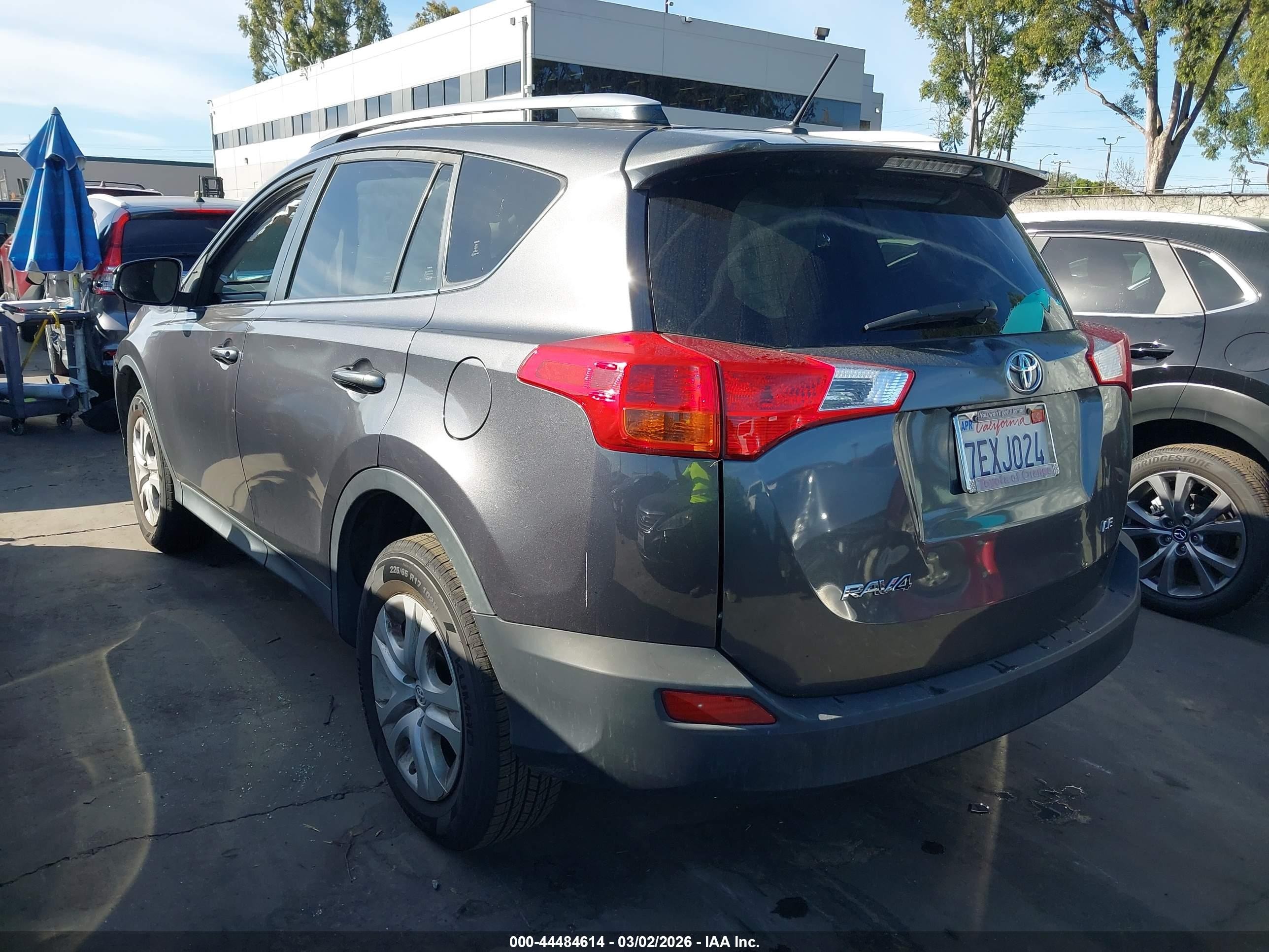 2014 Toyota Rav4 Le Серый vin: JTMZFREV4EJ006710