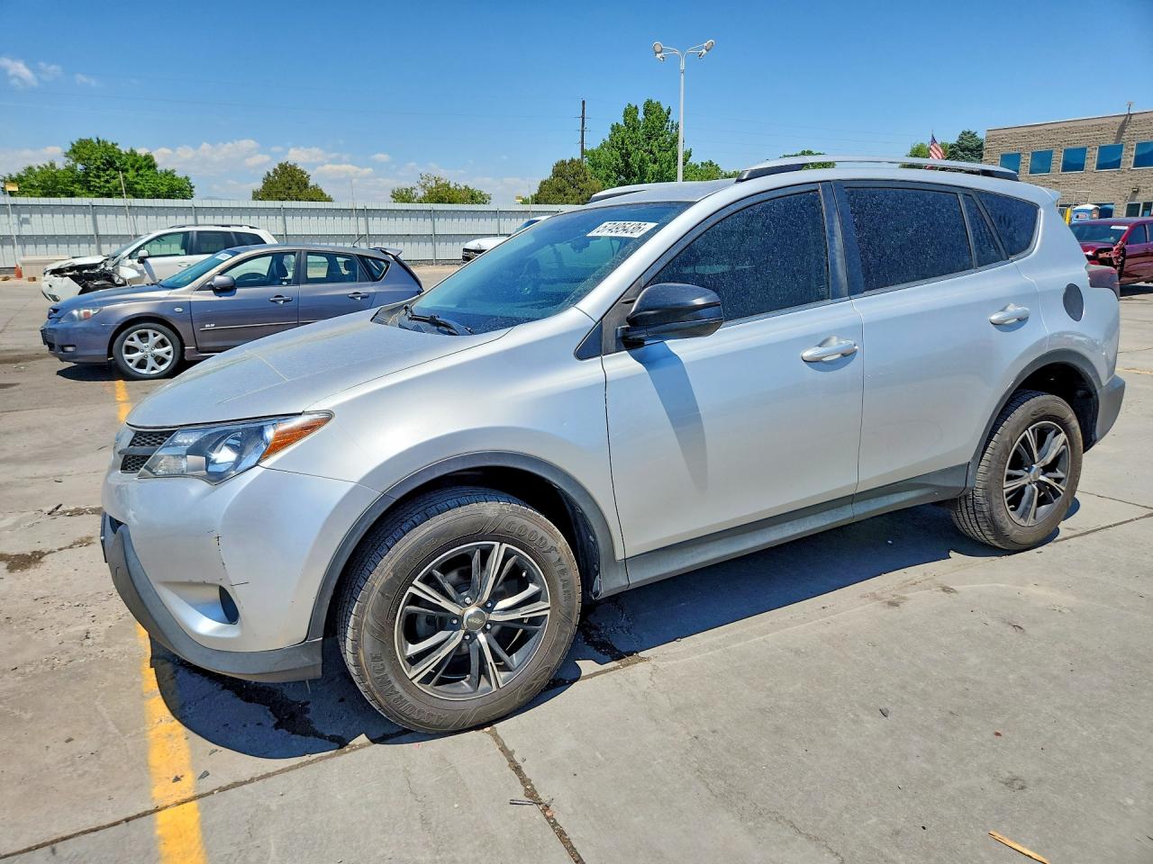 2014 Toyota Rav4 Le Silver vin: JTMZFREV4EJ019585