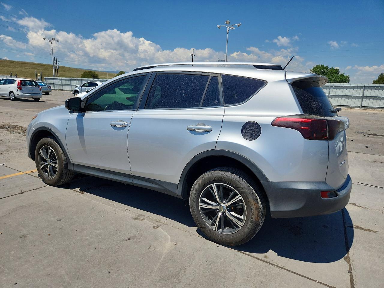 2014 Toyota Rav4 Le Silver vin: JTMZFREV4EJ019585