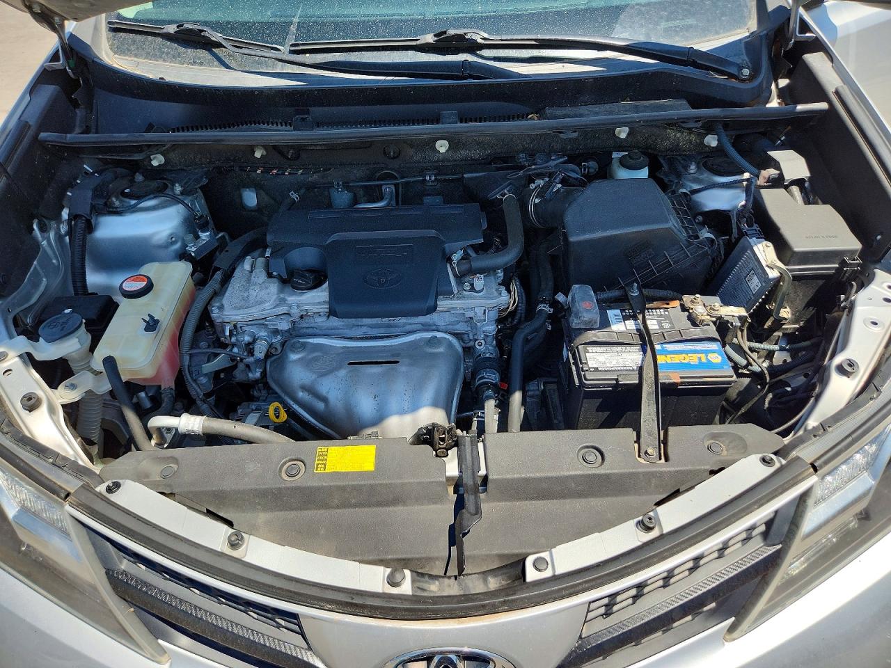 2014 Toyota Rav4 Le Silver vin: JTMZFREV4EJ019585