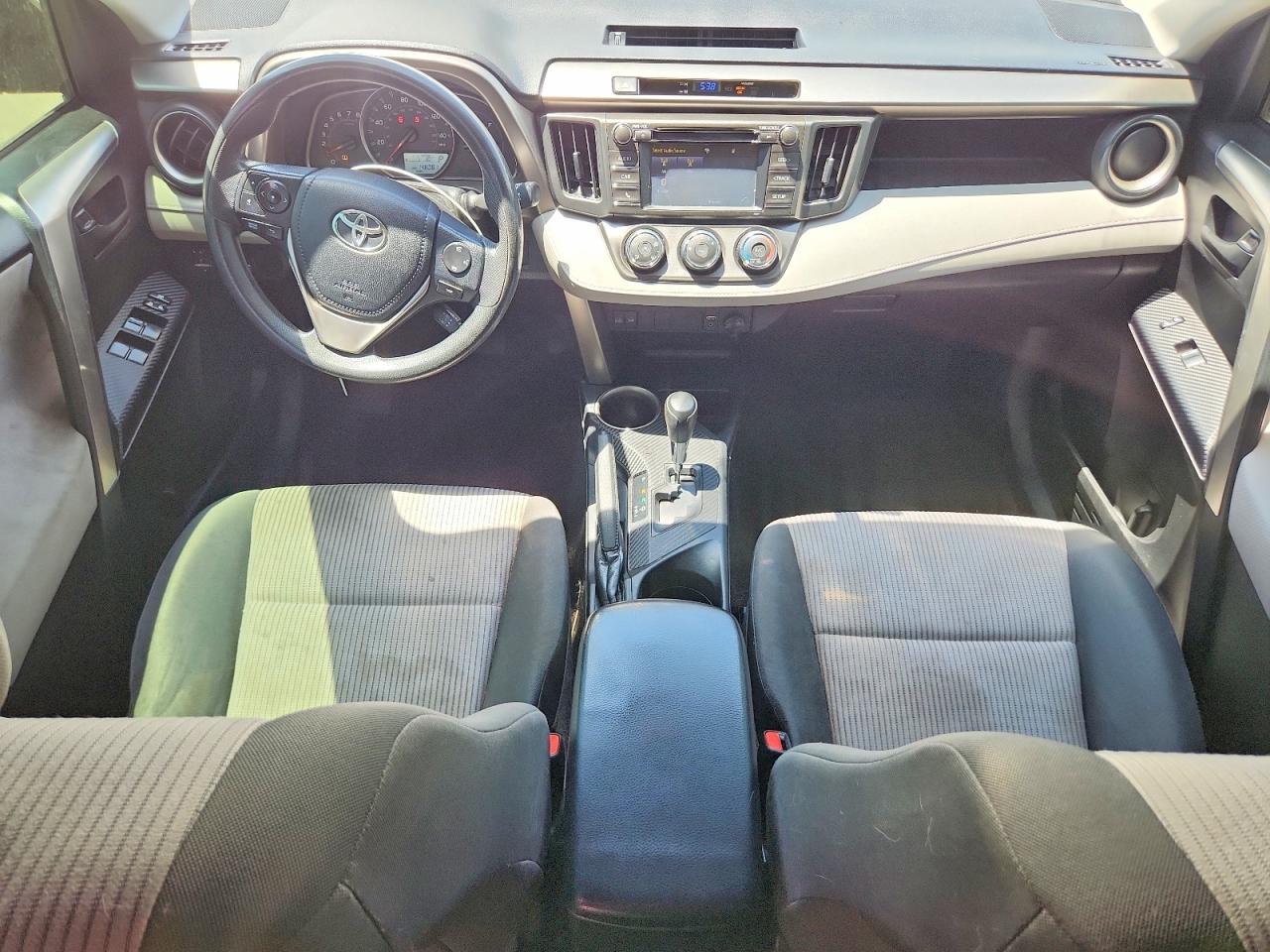 2014 Toyota Rav4 Le Silver vin: JTMZFREV4EJ019585